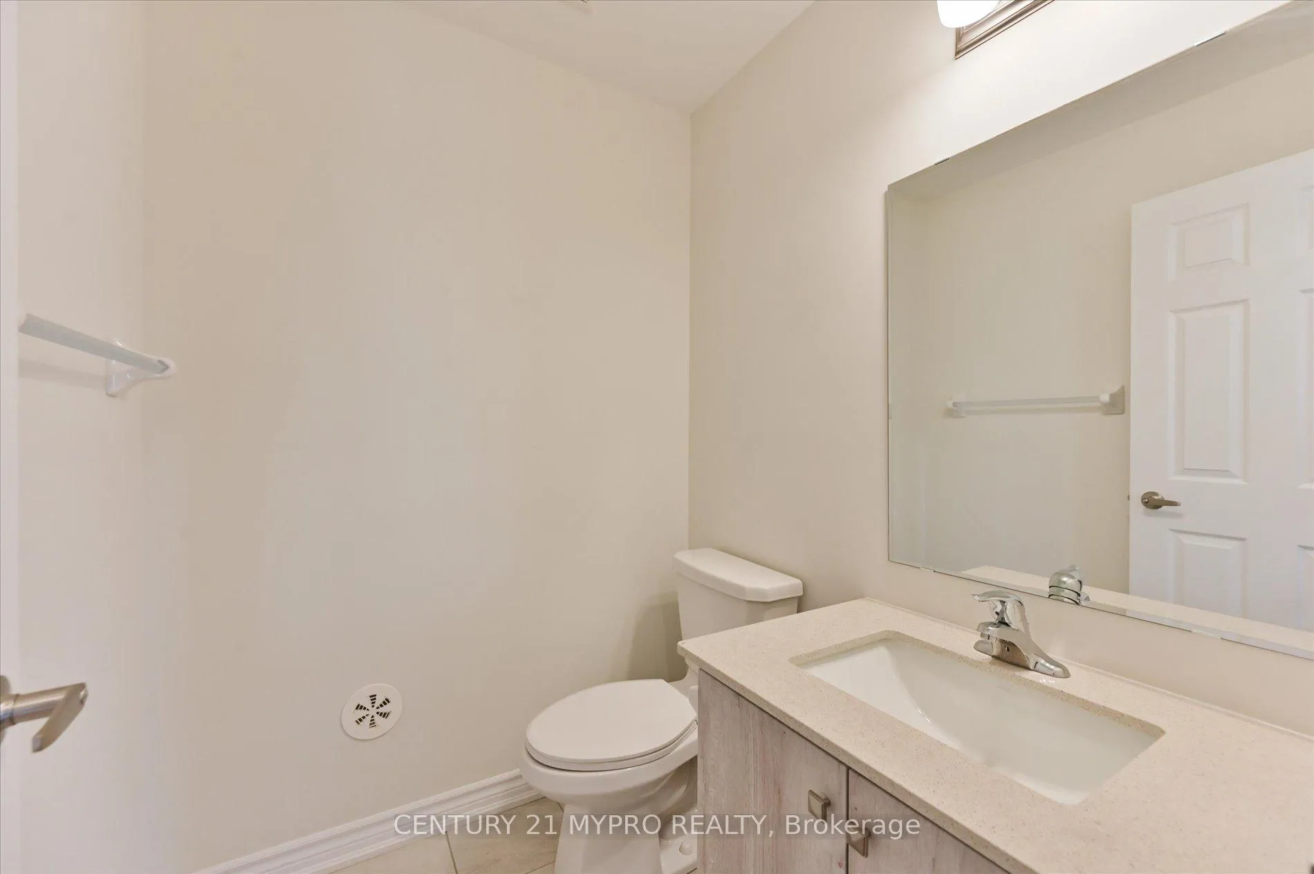 Photo 22 of 8 Petch Avenue, Caledon, Rural Caledon — HOMEH