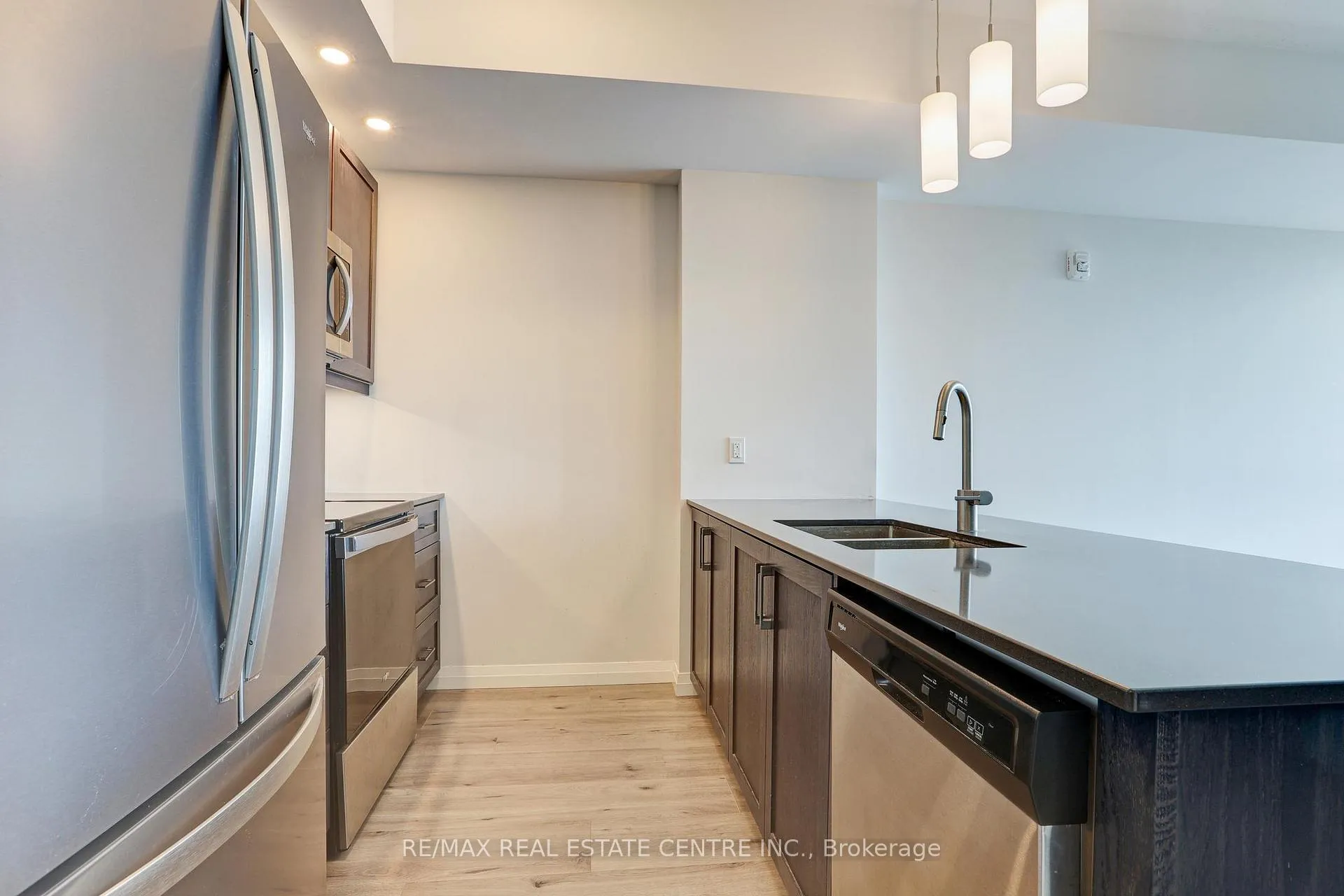Photo 10 of Unit 2306, 108 Garment Street, Kitchener — HOMEH
