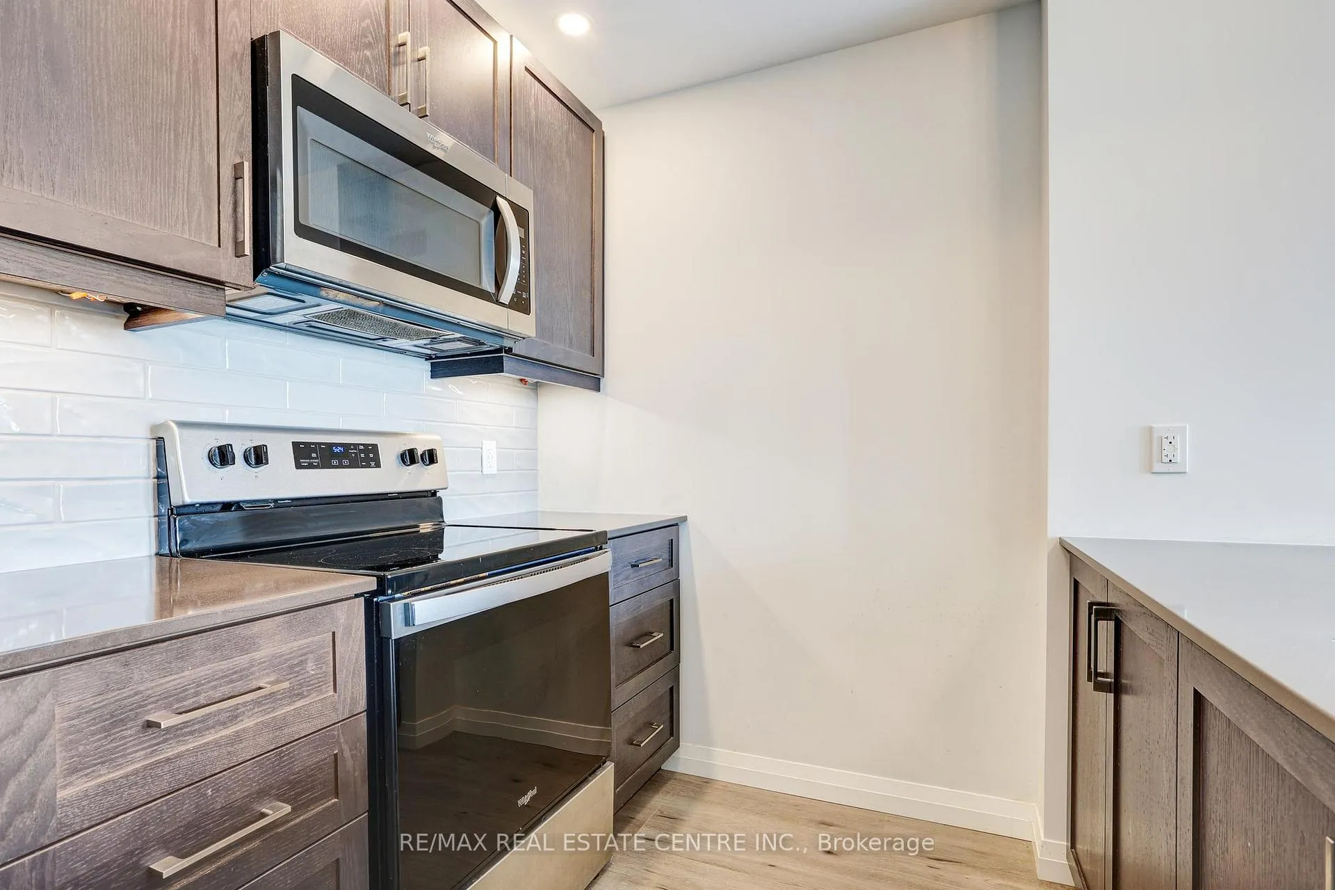 Photo 11 of Unit 2306, 108 Garment Street, Kitchener — HOMEH