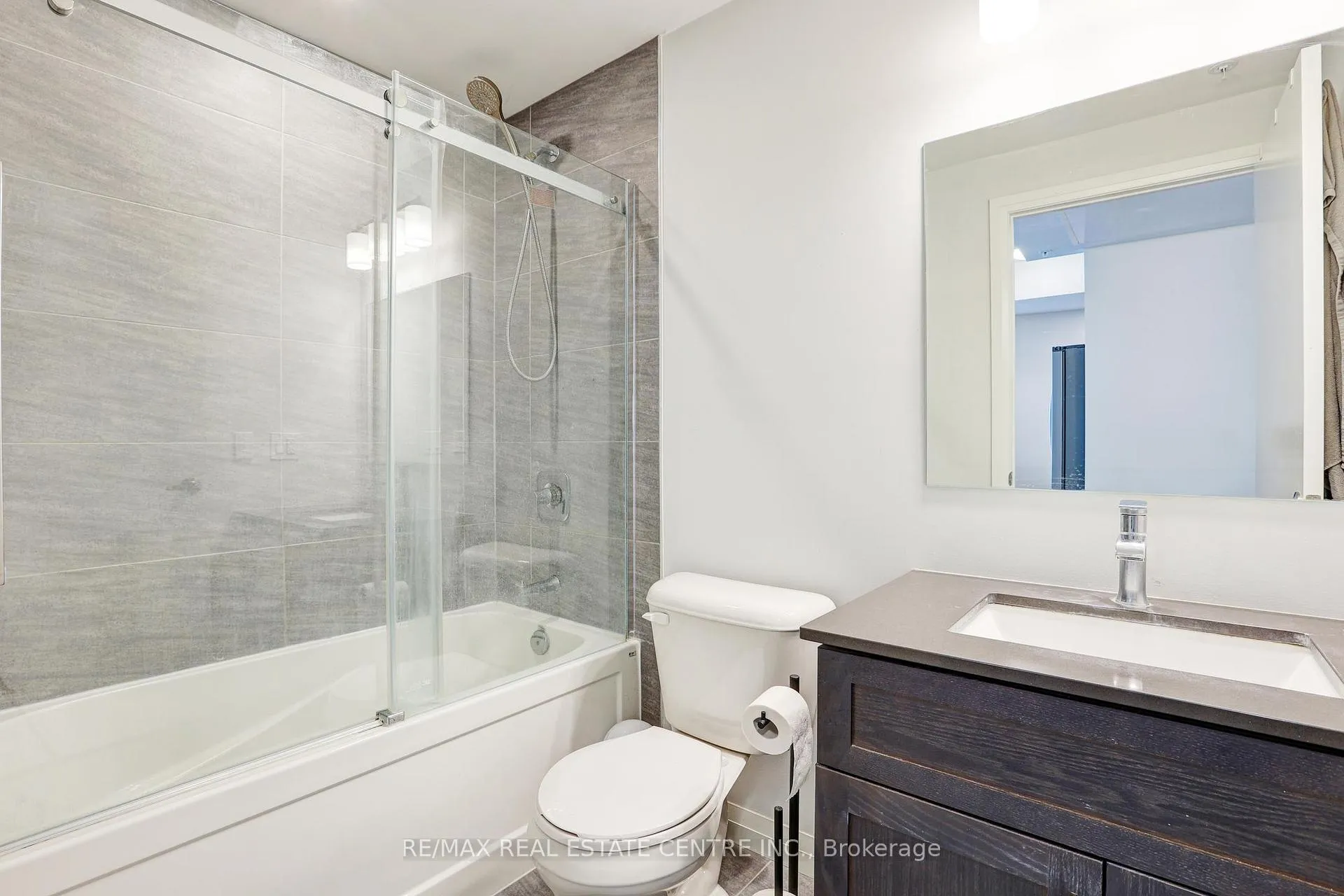 Photo 16 of Unit 2306, 108 Garment Street, Kitchener — HOMEH