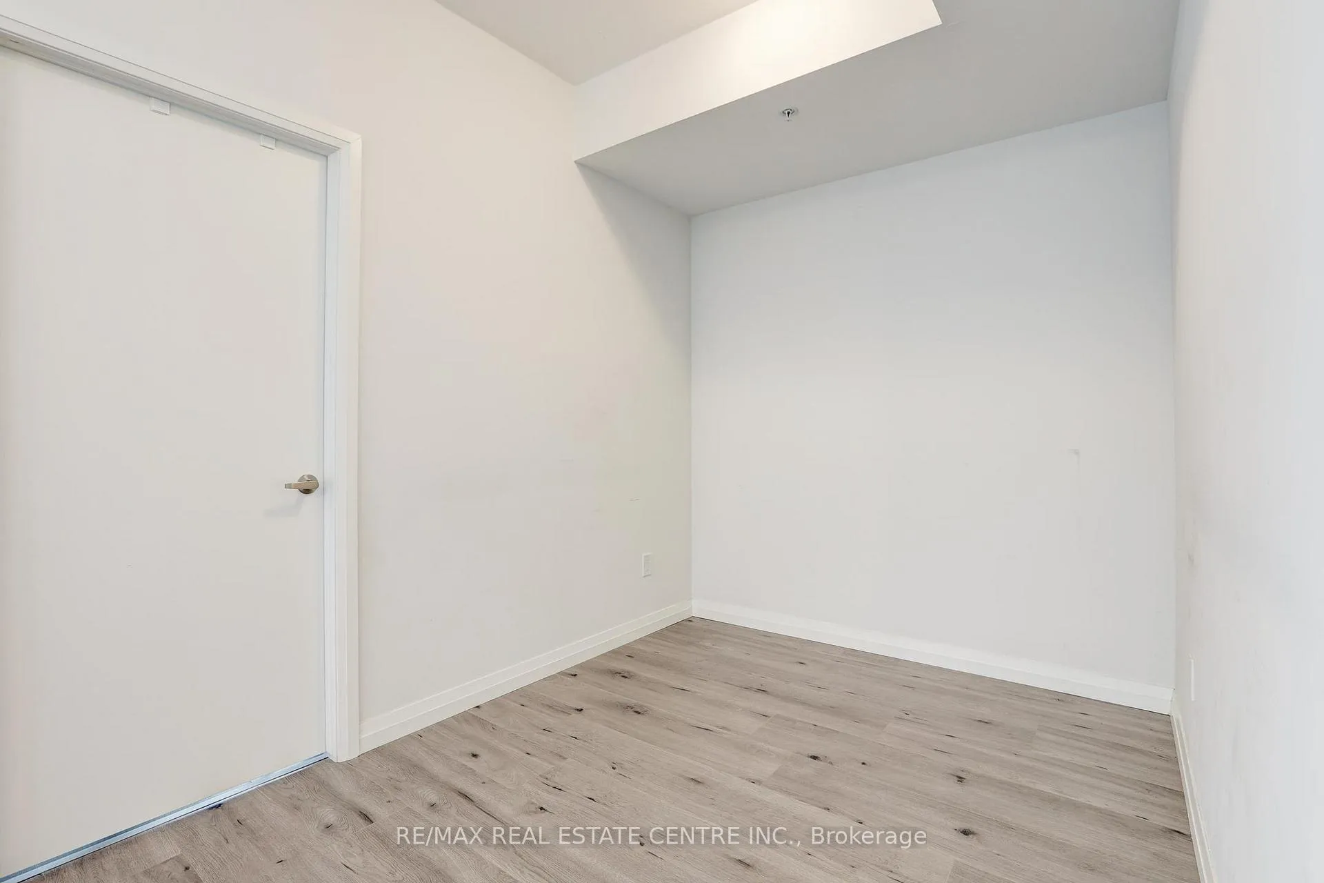 Photo 17 of Unit 2306, 108 Garment Street, Kitchener — HOMEH