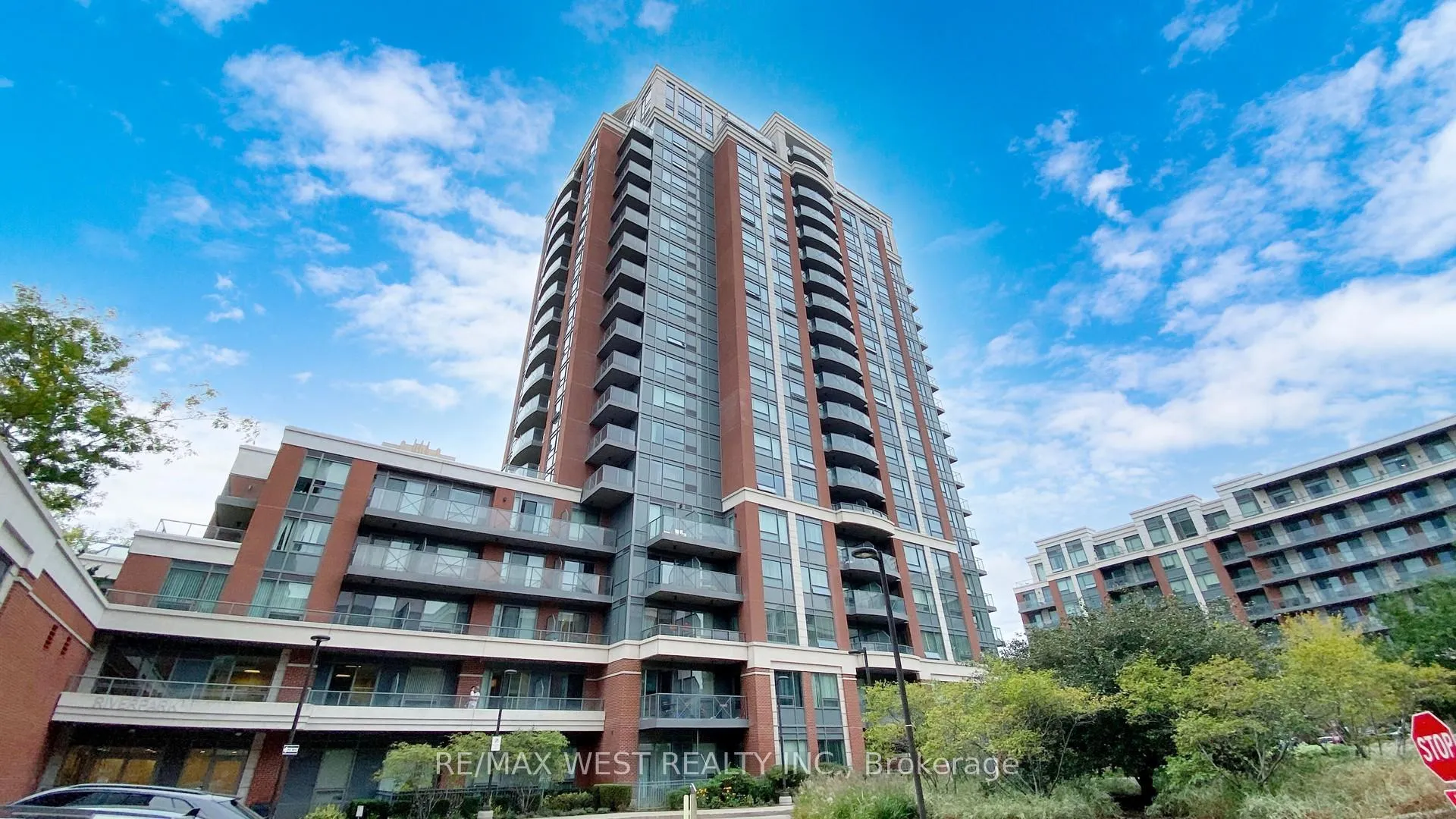 Photo 3 of Unit 303, 1 Uptown Drive, Markham, Unionville — HOMEH