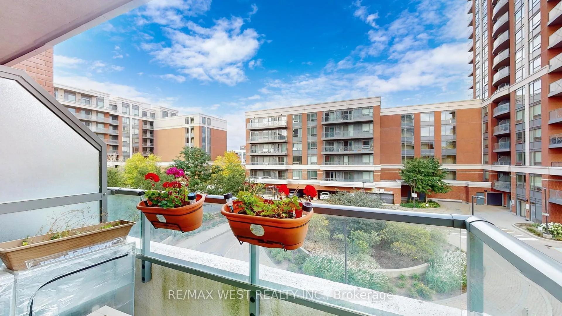 Photo 33 of Unit 303, 1 Uptown Drive, Markham, Unionville — HOMEH