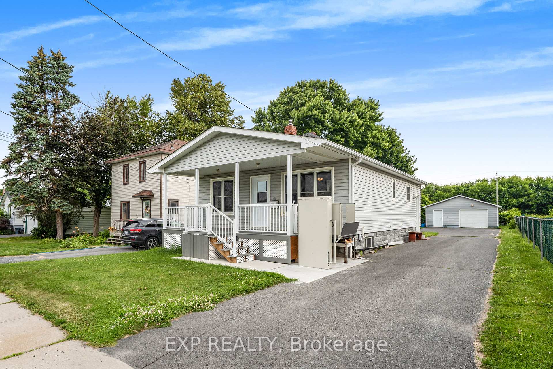 Photo 2 of 215 Hoople Avenue, Cornwall — HOMEH