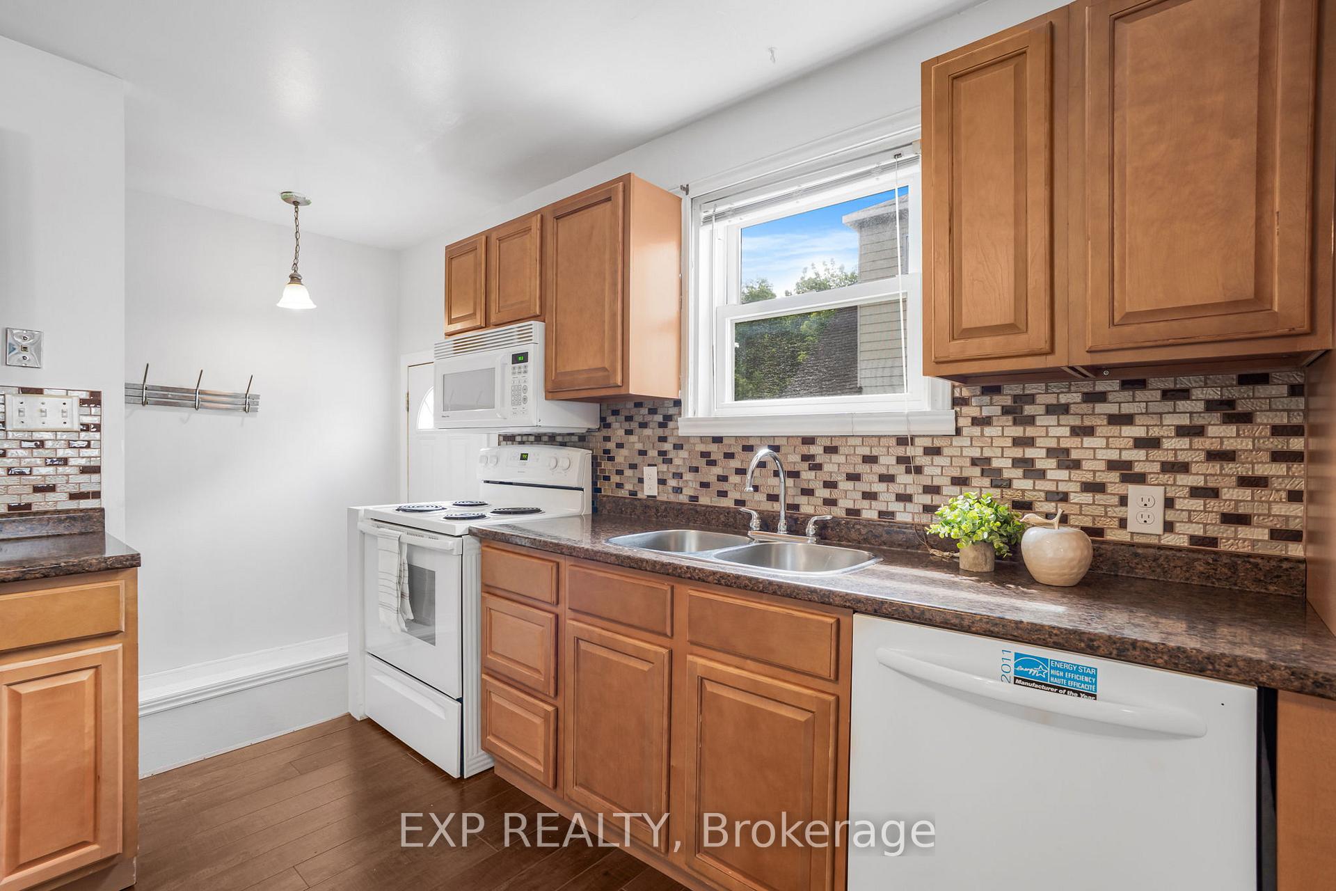 Photo 11 of 215 Hoople Avenue, Cornwall — HOMEH