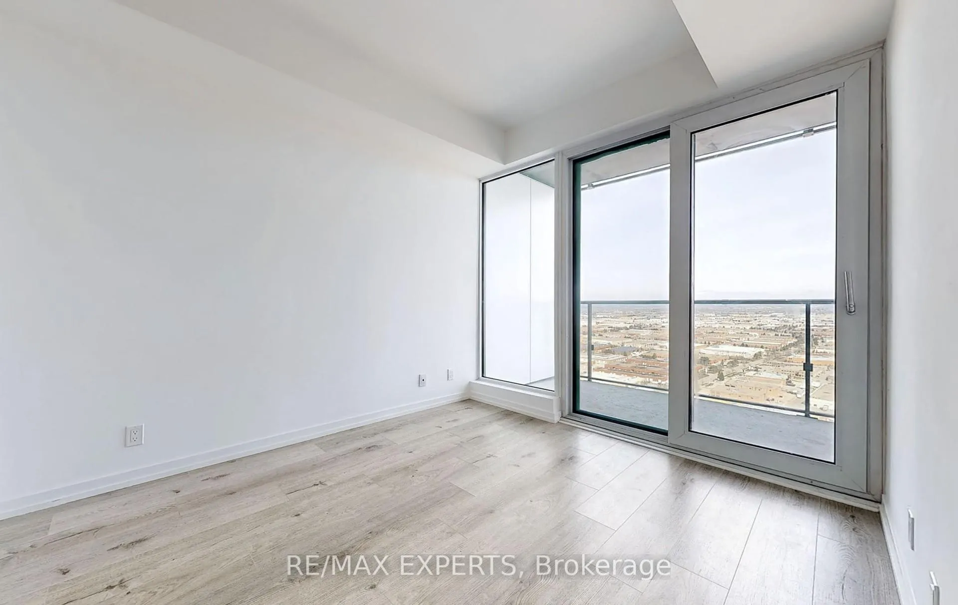 Photo 9 of Unit 3708, 7890 Jane Street, Vaughan, Vaughan Corporate Centre — HOMEH