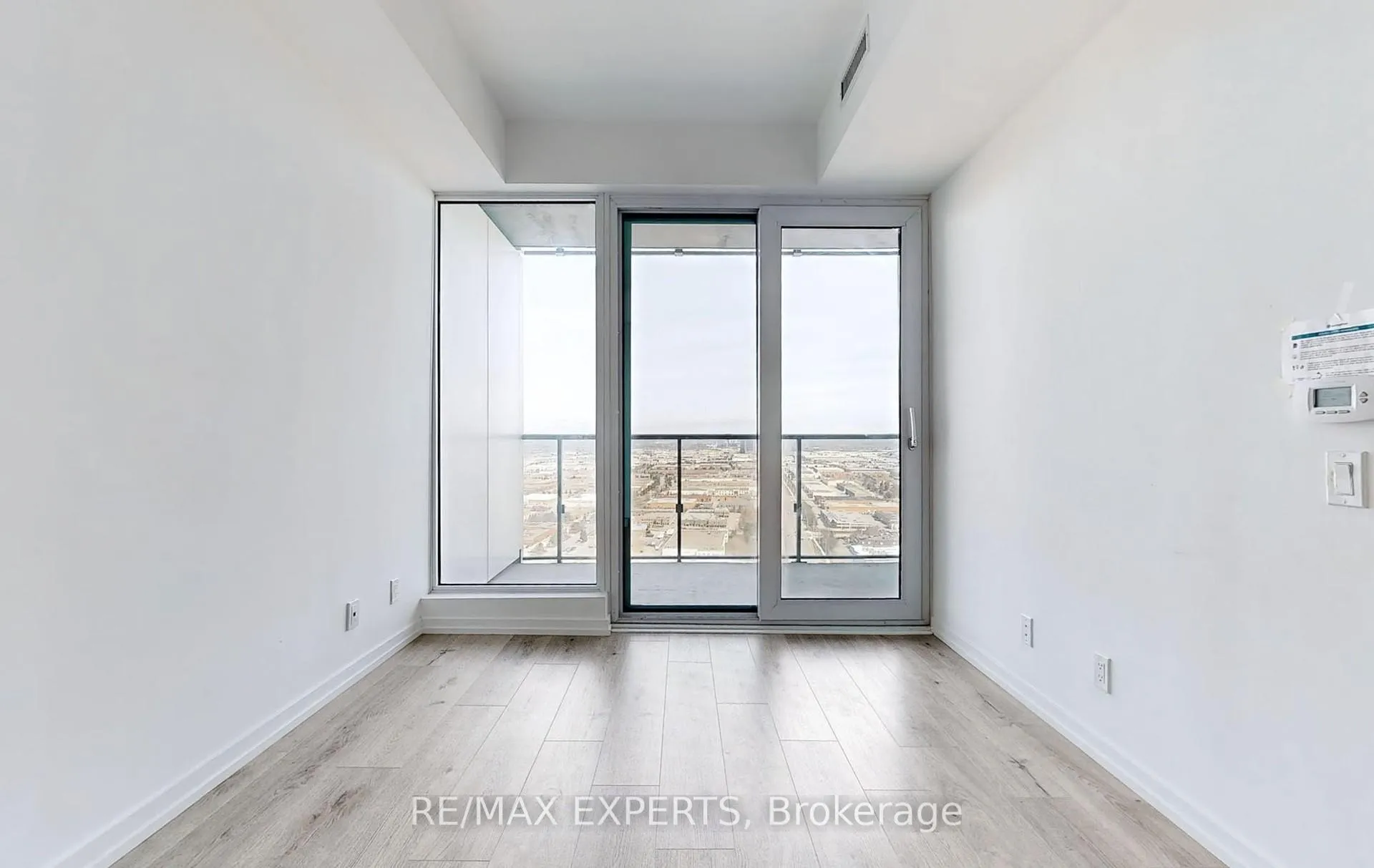 Photo 10 of Unit 3708, 7890 Jane Street, Vaughan, Vaughan Corporate Centre — HOMEH