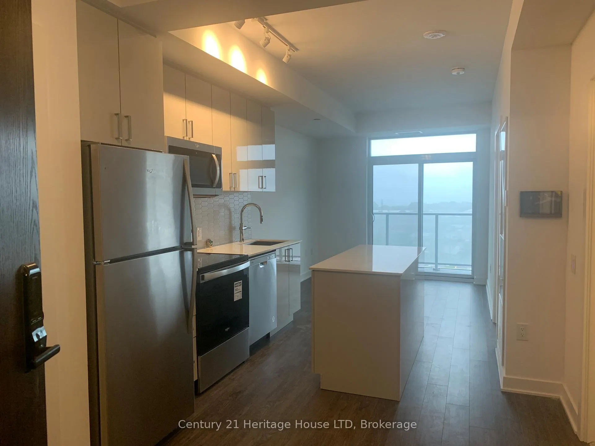 Photo 2 of Unit 1013, 2782 Barton Street, Hamilton, Riverdale — HOMEH
