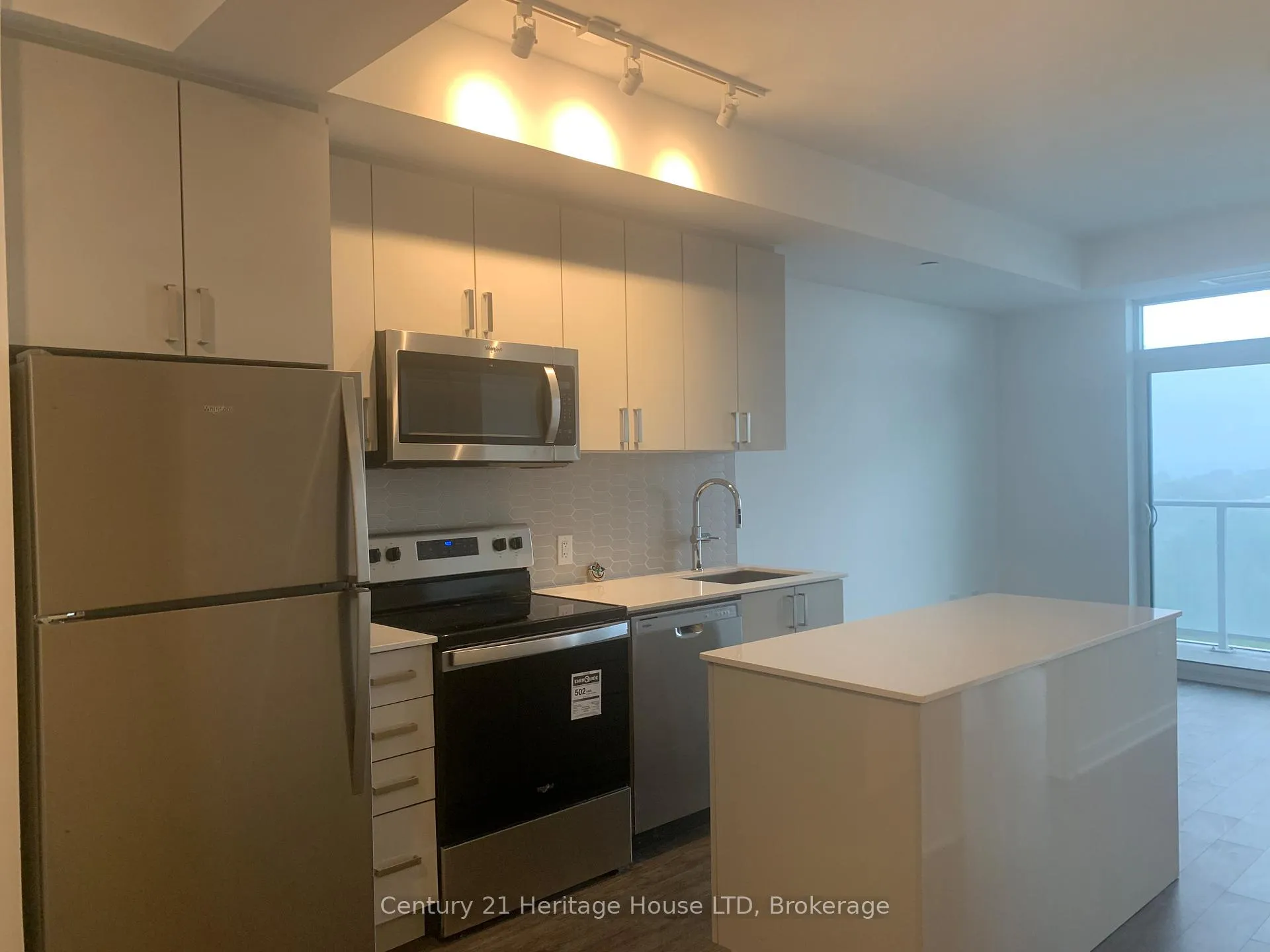 Photo 4 of Unit 1013, 2782 Barton Street, Hamilton, Riverdale — HOMEH