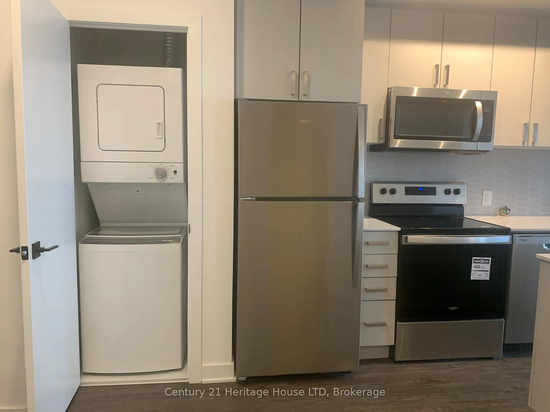 Photo 5 of Unit 1013, 2782 Barton Street, Hamilton, Riverdale — HOMEH