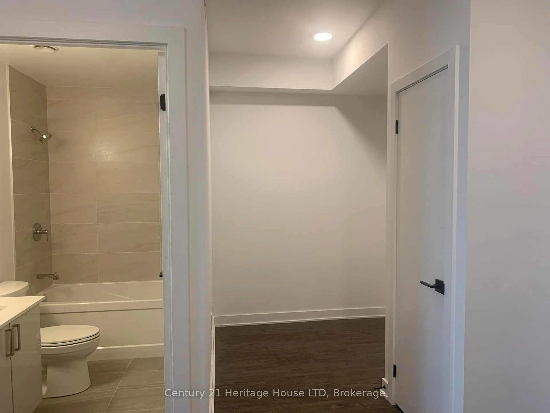 Photo 7 of Unit 1013, 2782 Barton Street, Hamilton, Riverdale — HOMEH