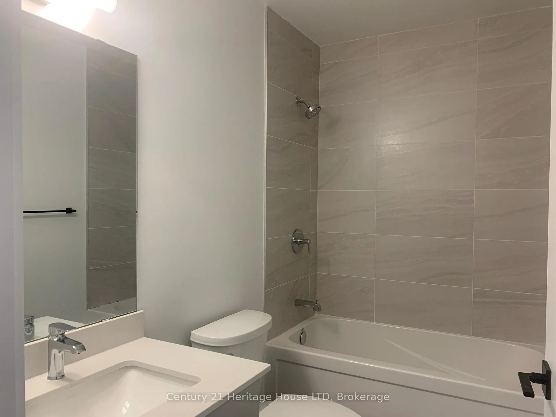 Photo 8 of Unit 1013, 2782 Barton Street, Hamilton, Riverdale — HOMEH