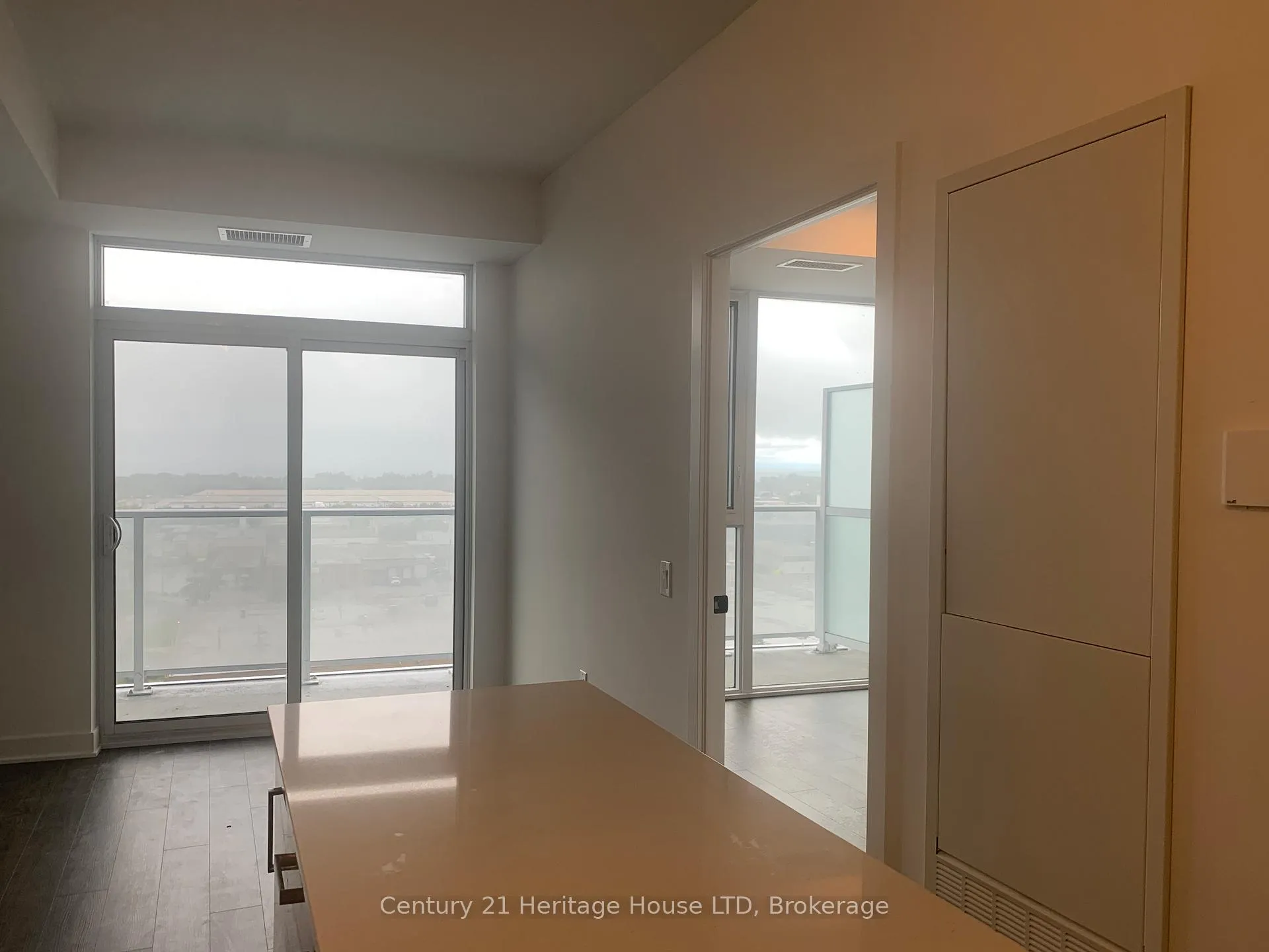 Photo 12 of Unit 1013, 2782 Barton Street, Hamilton, Riverdale — HOMEH