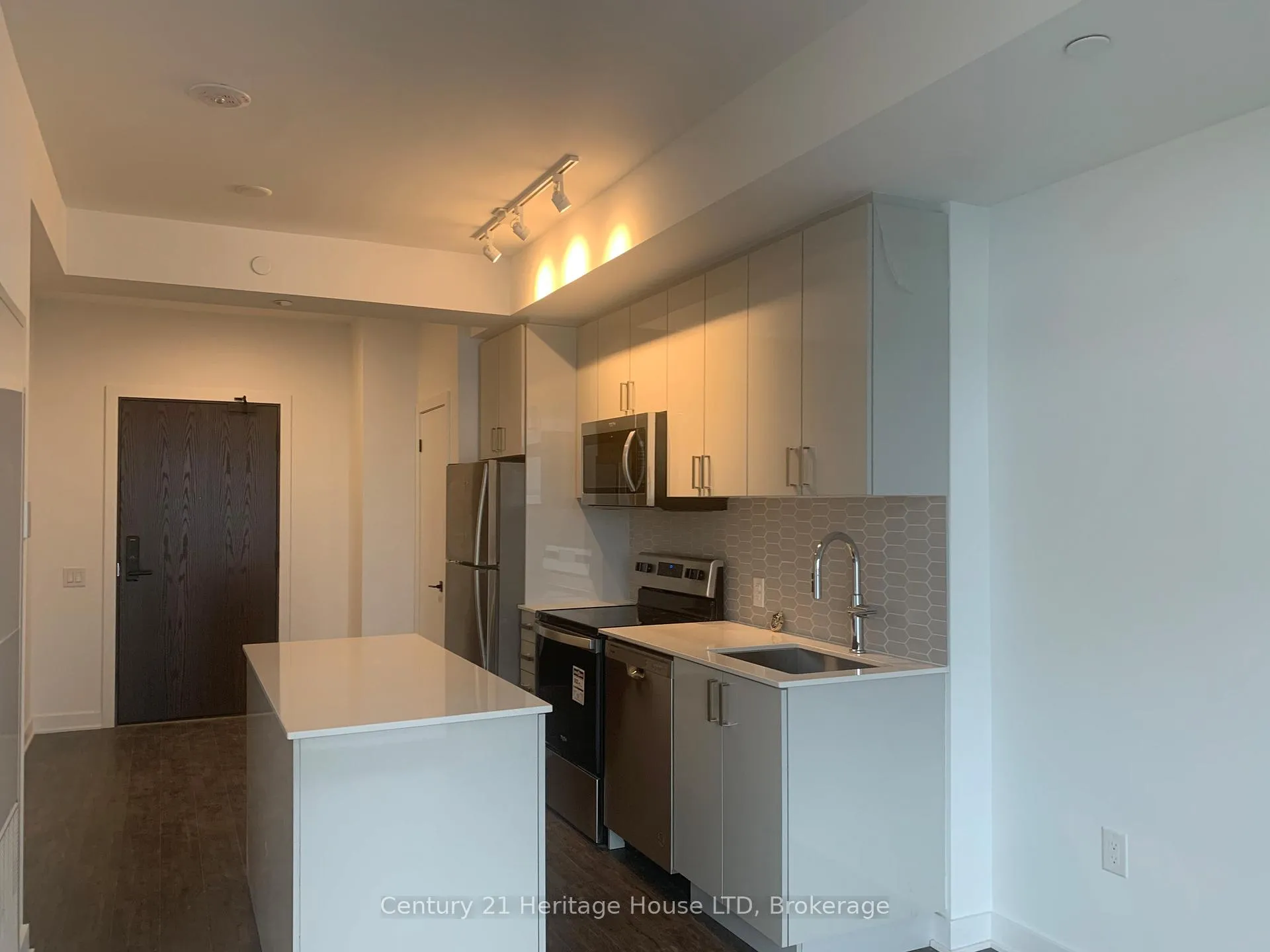 Photo 13 of Unit 1013, 2782 Barton Street, Hamilton, Riverdale — HOMEH