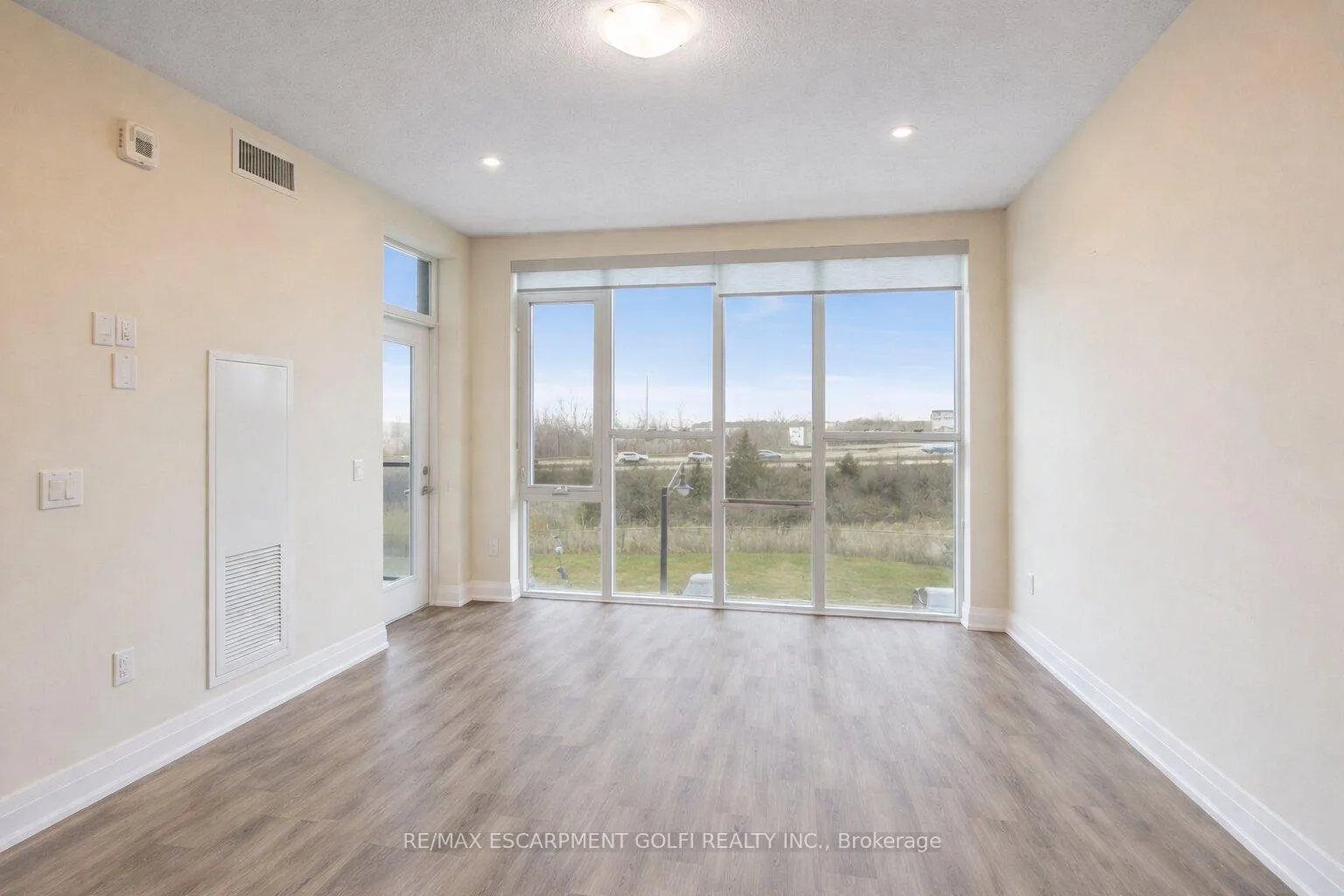 Photo 6 of Unit 317, 16 Concord Place, Grimsby, Grimsby Beach — HOMEH