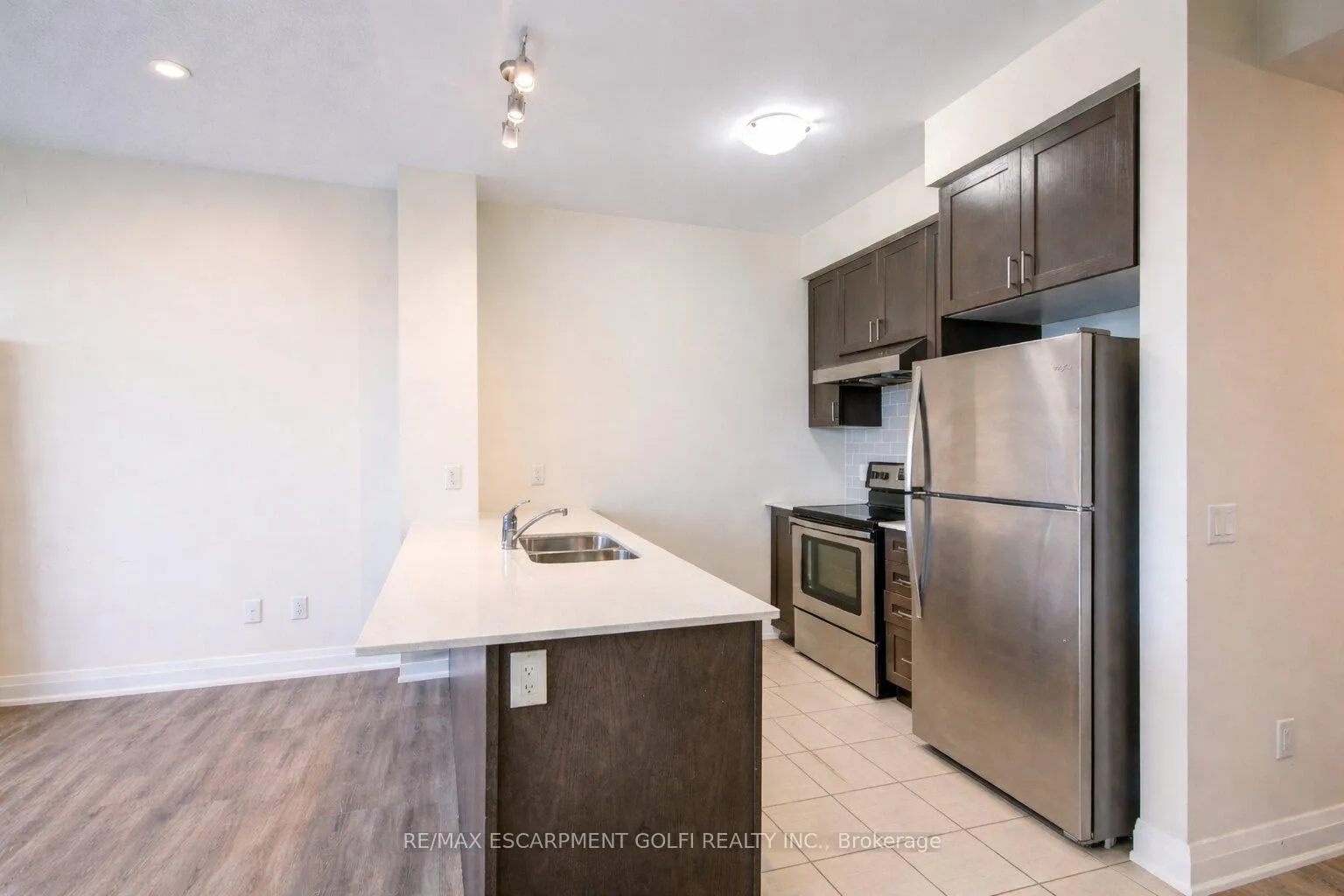 Photo 10 of Unit 317, 16 Concord Place, Grimsby, Grimsby Beach — HOMEH