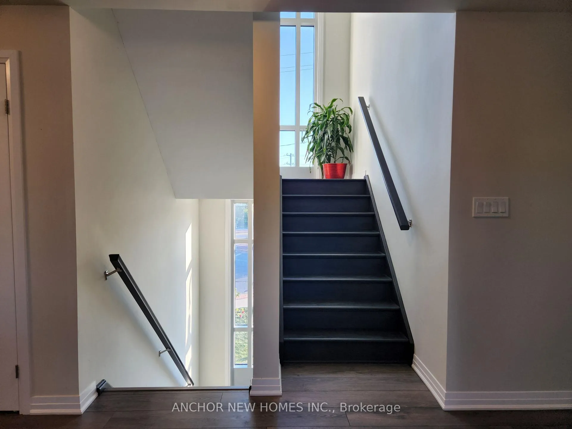 Photo 3 of Unit 4, 124 Seabrook Drive, Kitchener — HOMEH