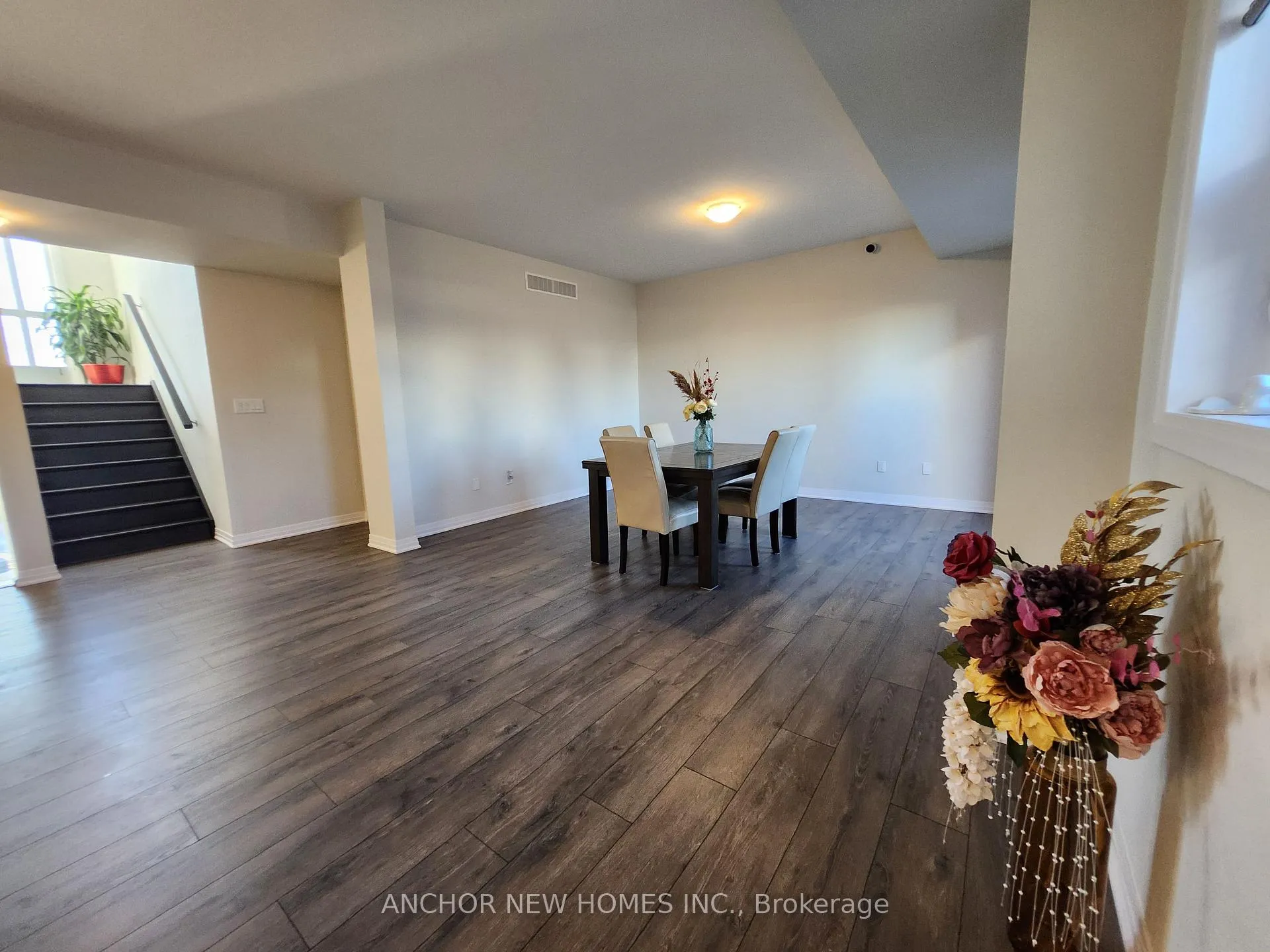 Photo 11 of Unit 4, 124 Seabrook Drive, Kitchener — HOMEH