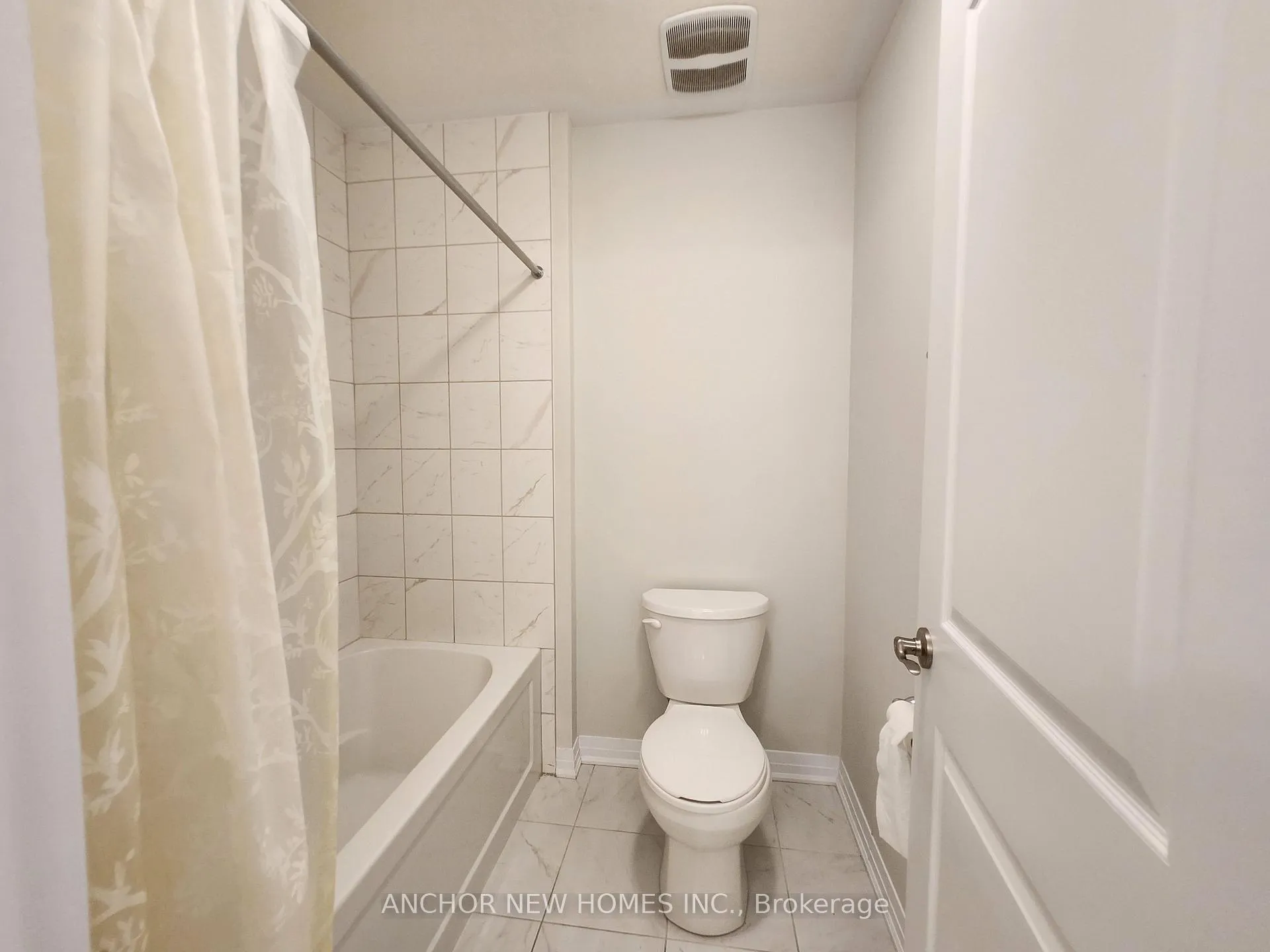 Photo 19 of Unit 4, 124 Seabrook Drive, Kitchener — HOMEH
