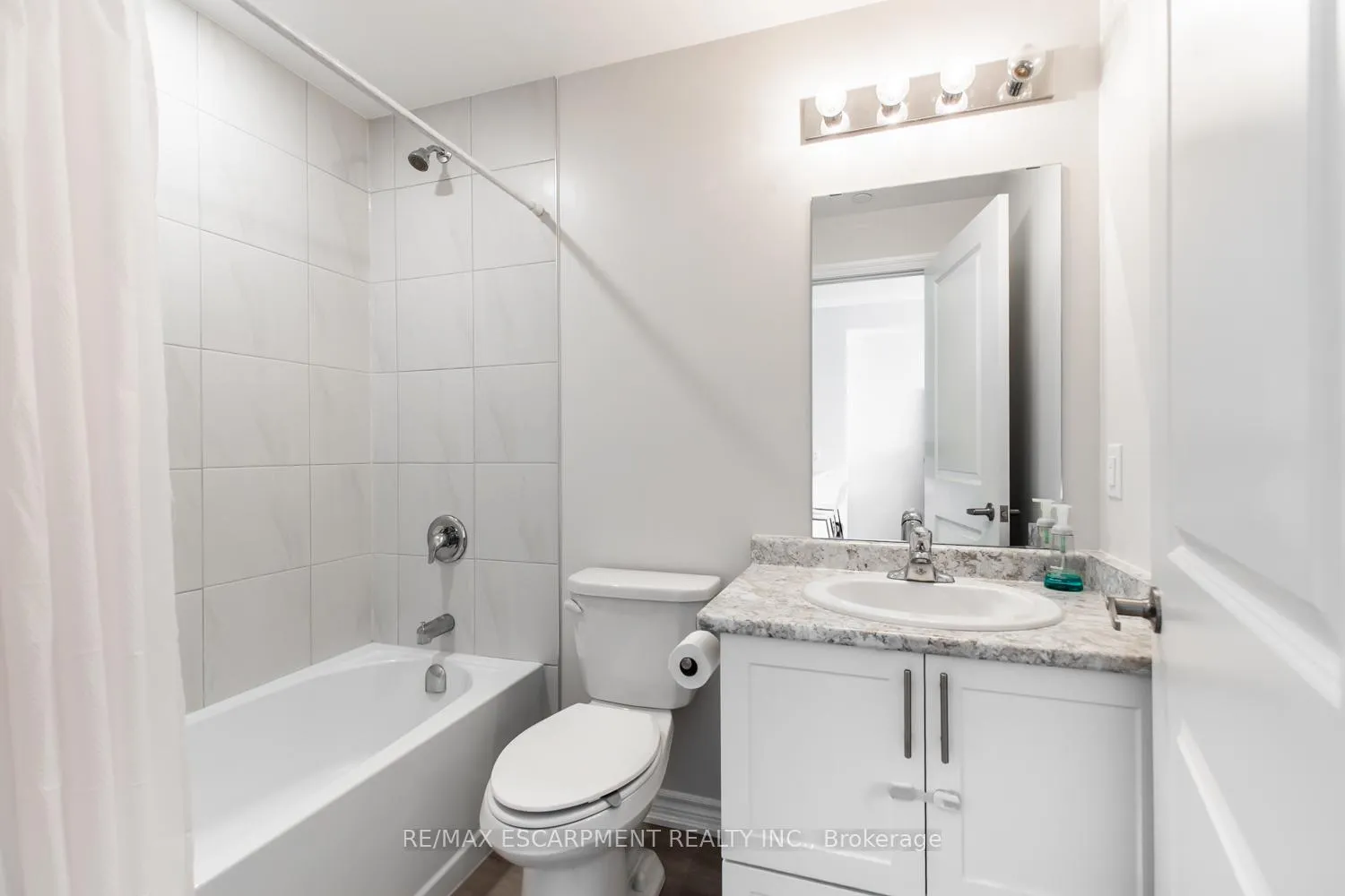 Photo 20 of Unit 303, 450 Dundas Street, Hamilton, Waterdown — HOMEH