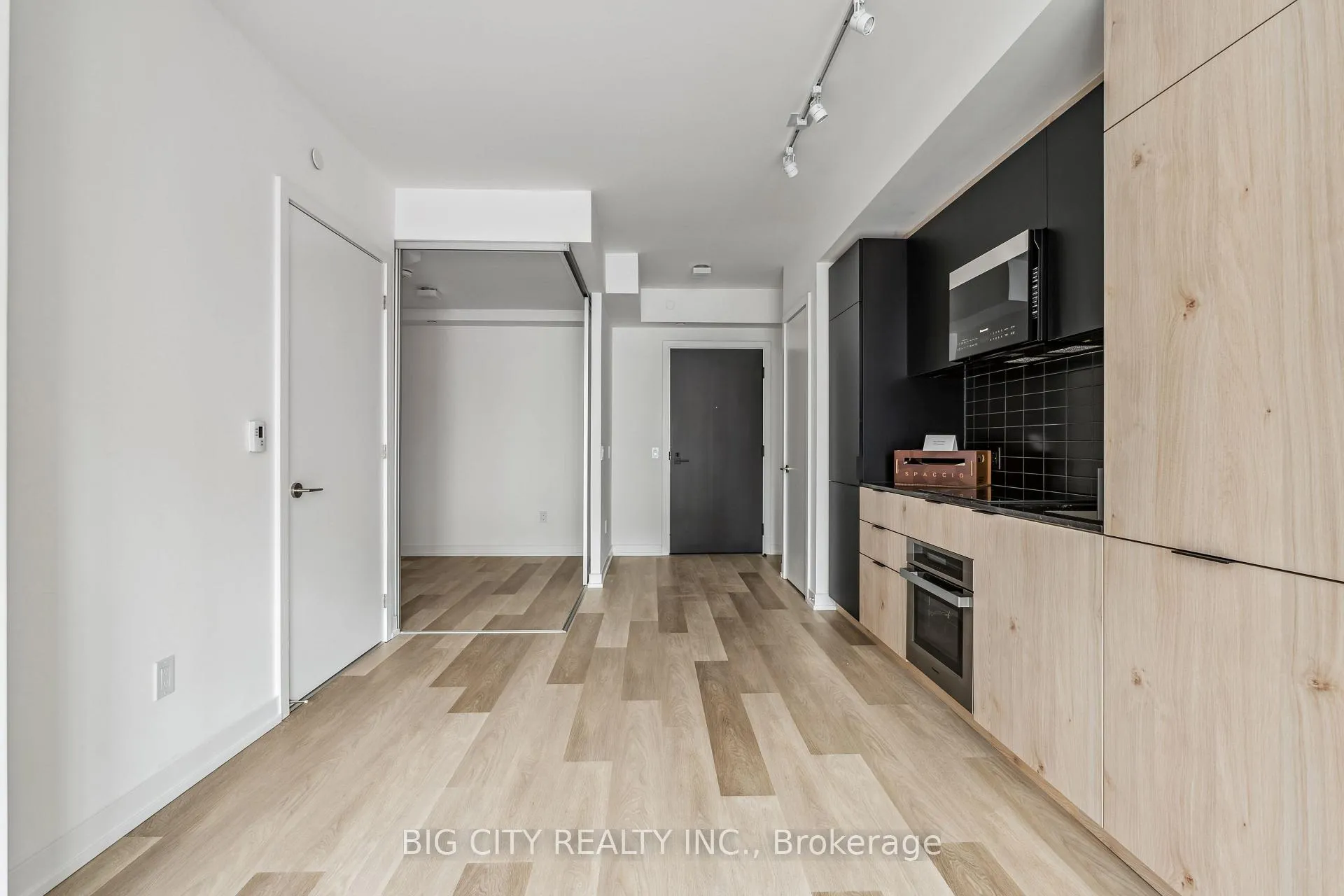 Photo 4 of Unit 226, 28 Eastern Avenue, Toronto, Moss Park — HOMEH