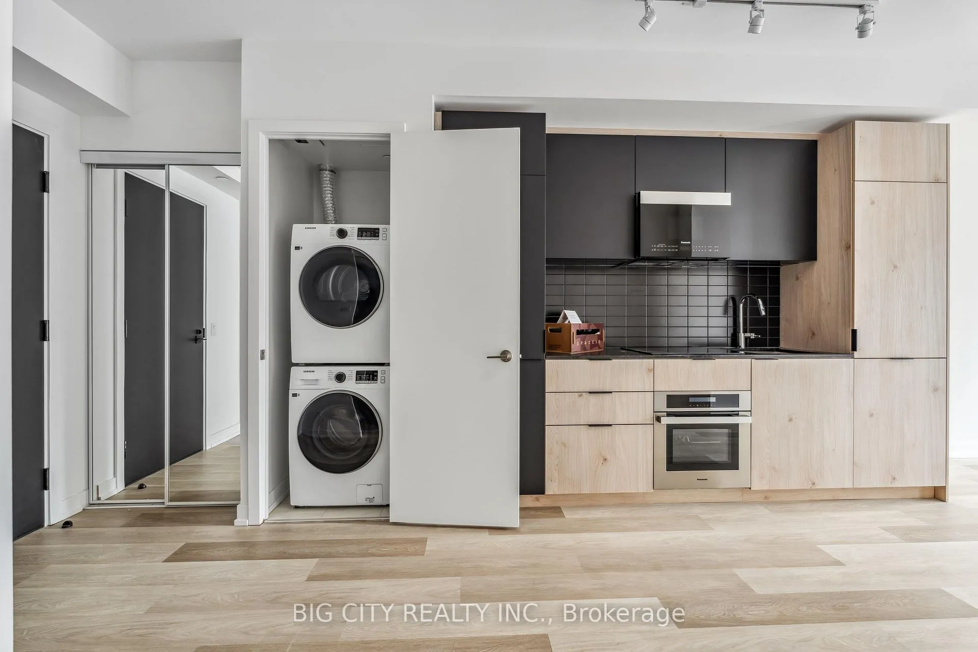Photo 5 of Unit 226, 28 Eastern Avenue, Toronto, Moss Park — HOMEH