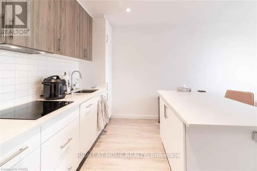 Photo 10 of Unit 1208, 181 King Street S, Waterloo, Uptown Waterloo/Westmount — HOMEH