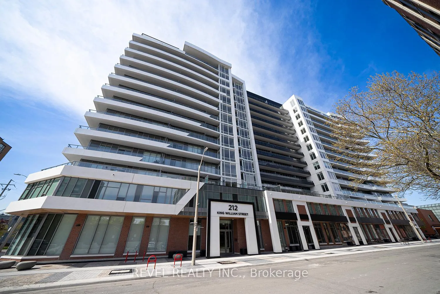Front of Unit 823, 212 King William Street