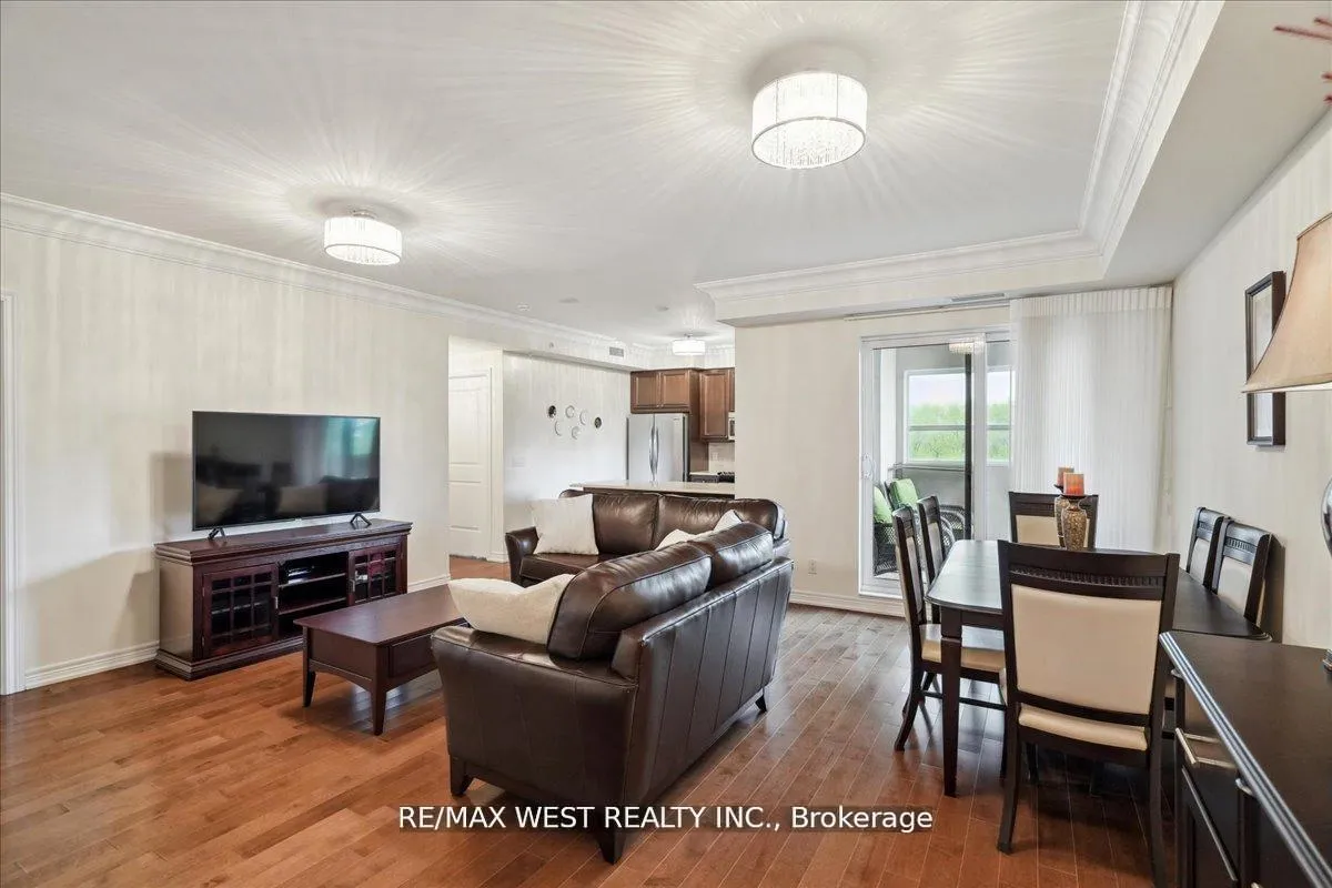 Photo 2 of Unit 405, 9255 Jane Street, Vaughan, Maple — HOMEH
