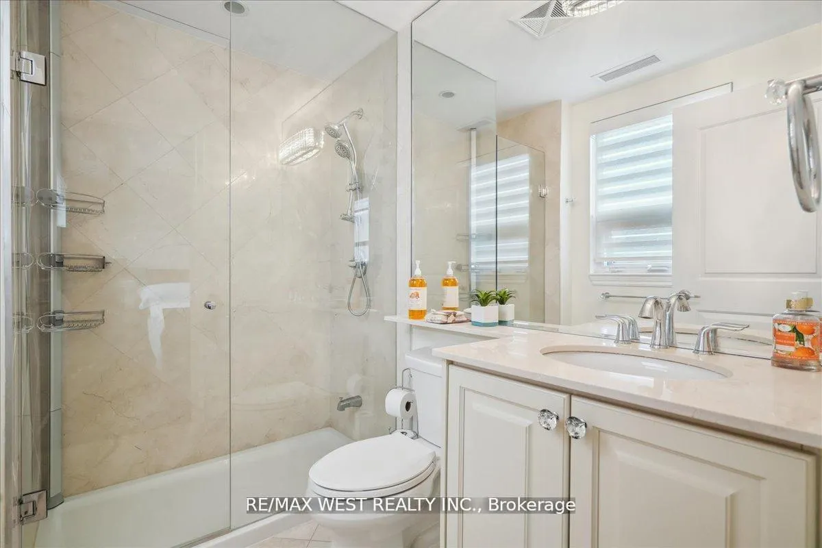 Photo 6 of Unit 405, 9255 Jane Street, Vaughan, Maple — HOMEH