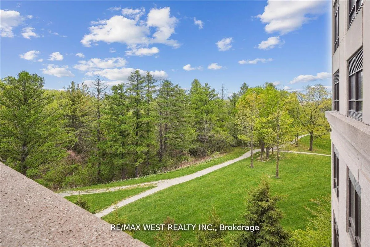 Photo 10 of Unit 405, 9255 Jane Street, Vaughan, Maple — HOMEH