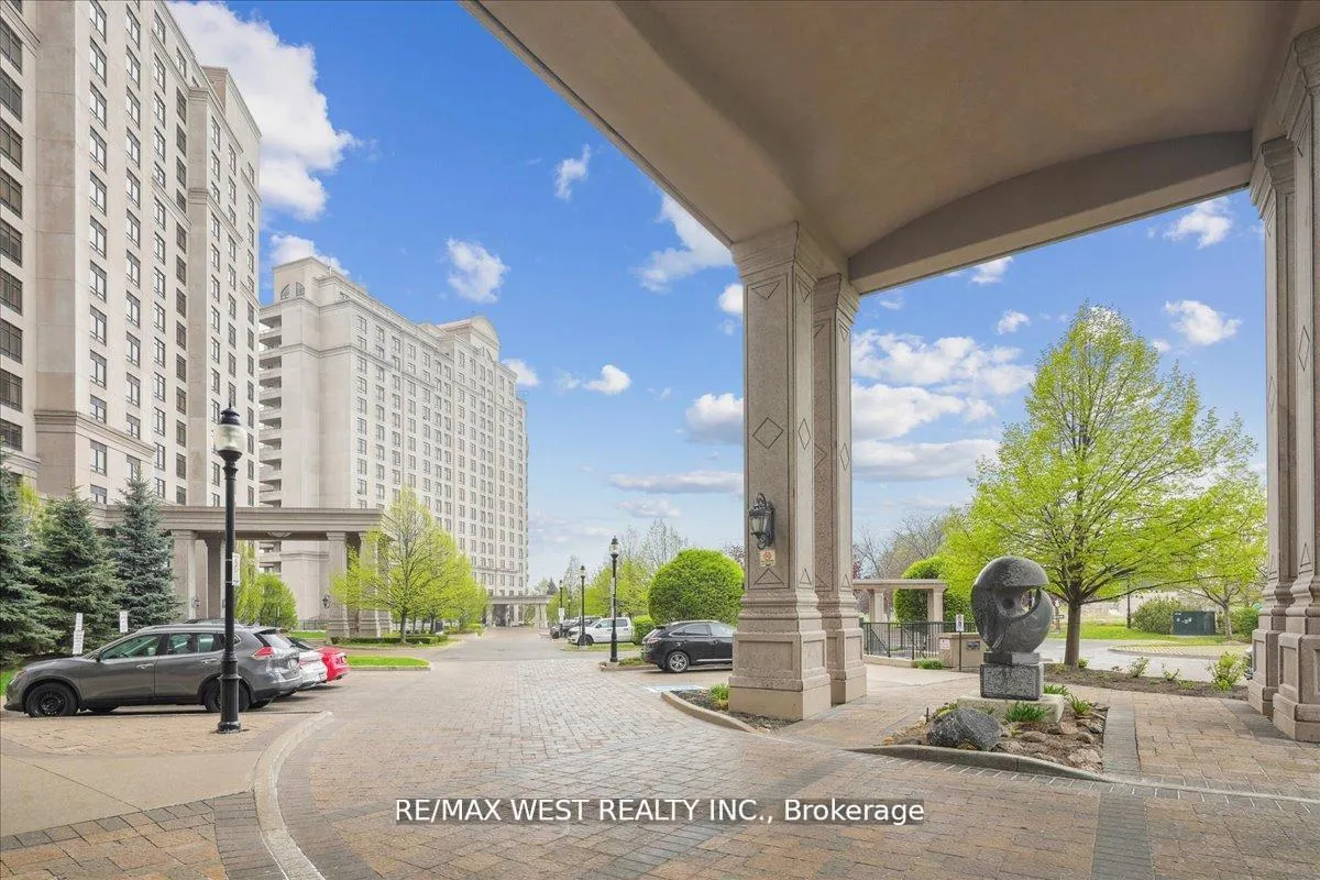 Photo 12 of Unit 405, 9255 Jane Street, Vaughan, Maple — HOMEH