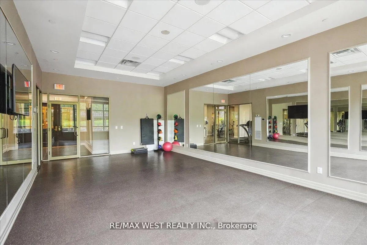 Photo 14 of Unit 405, 9255 Jane Street, Vaughan, Maple — HOMEH