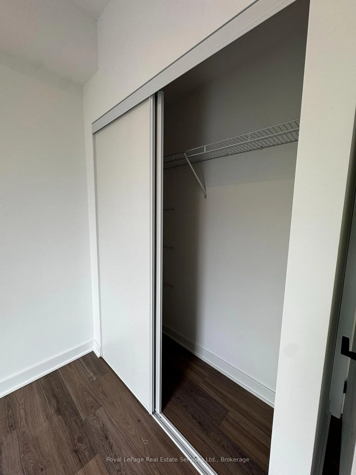 Photo 10 of Unit 906, 2782 Barton Street E, Hamilton, Riverdale — HOMEH