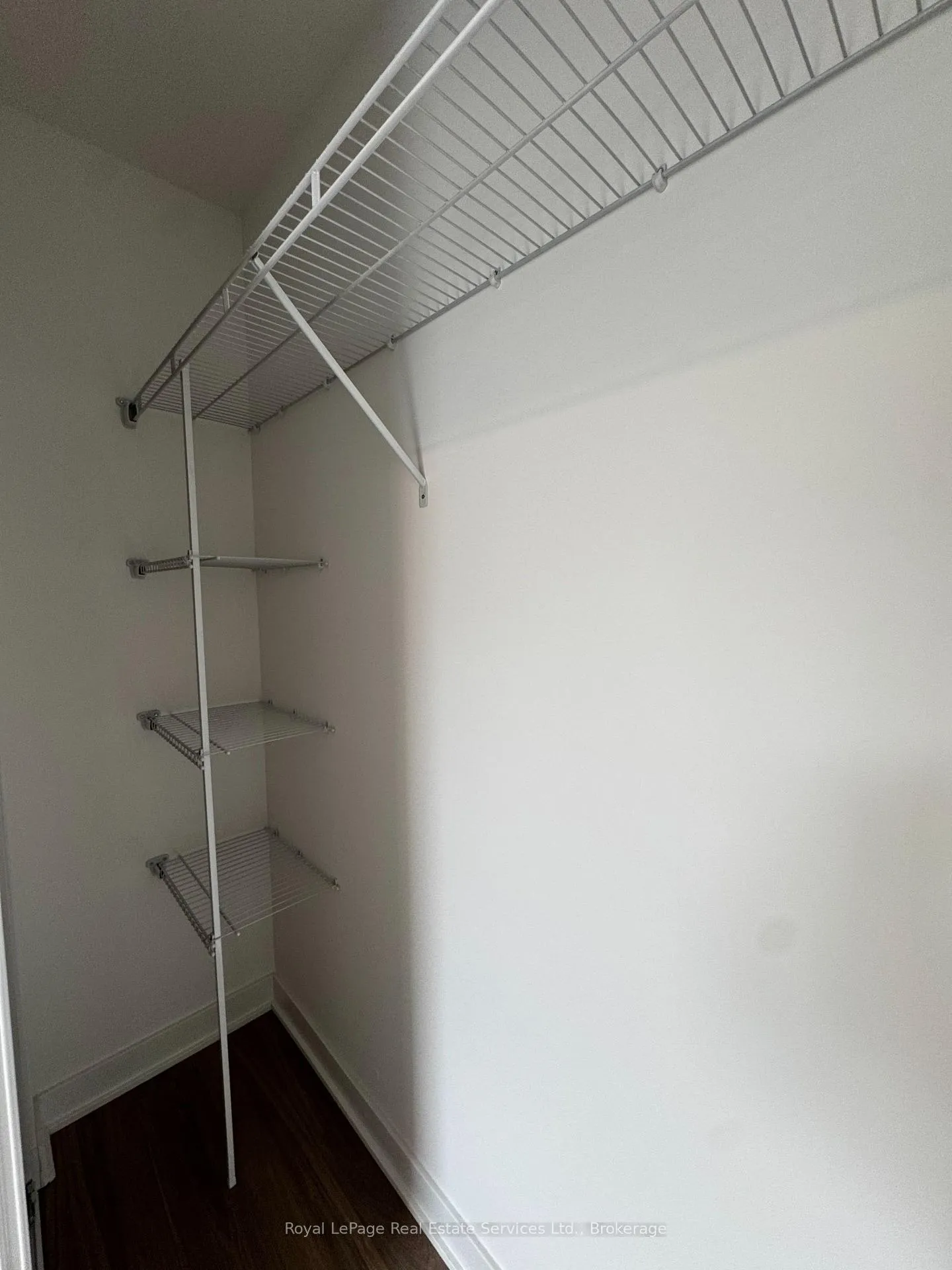 Photo 11 of Unit 906, 2782 Barton Street E, Hamilton, Riverdale — HOMEH