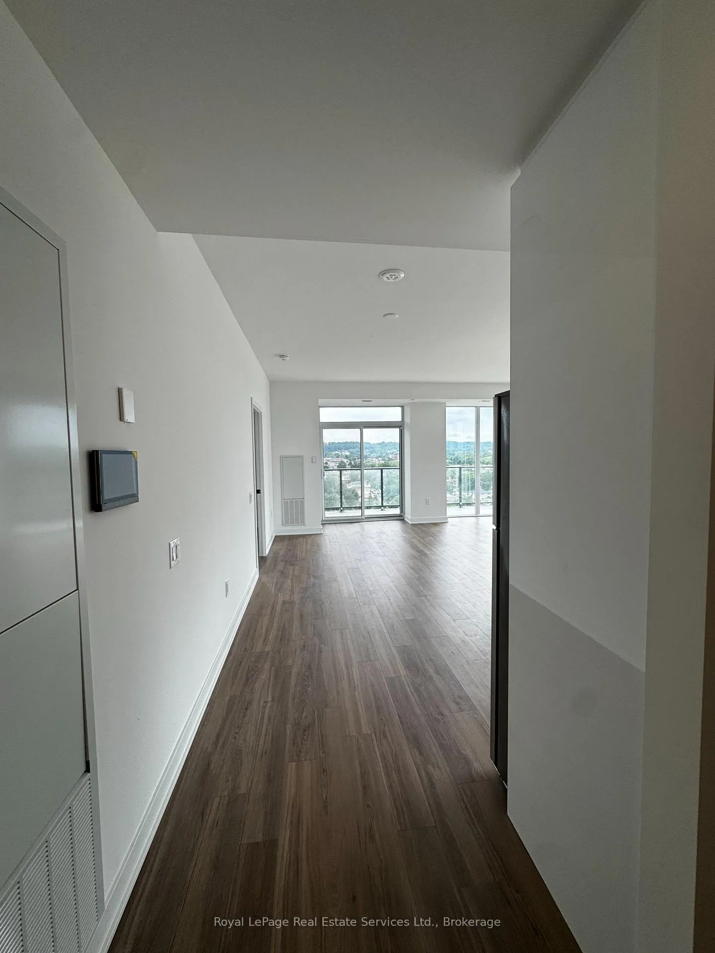 Photo 12 of Unit 906, 2782 Barton Street E, Hamilton, Riverdale — HOMEH