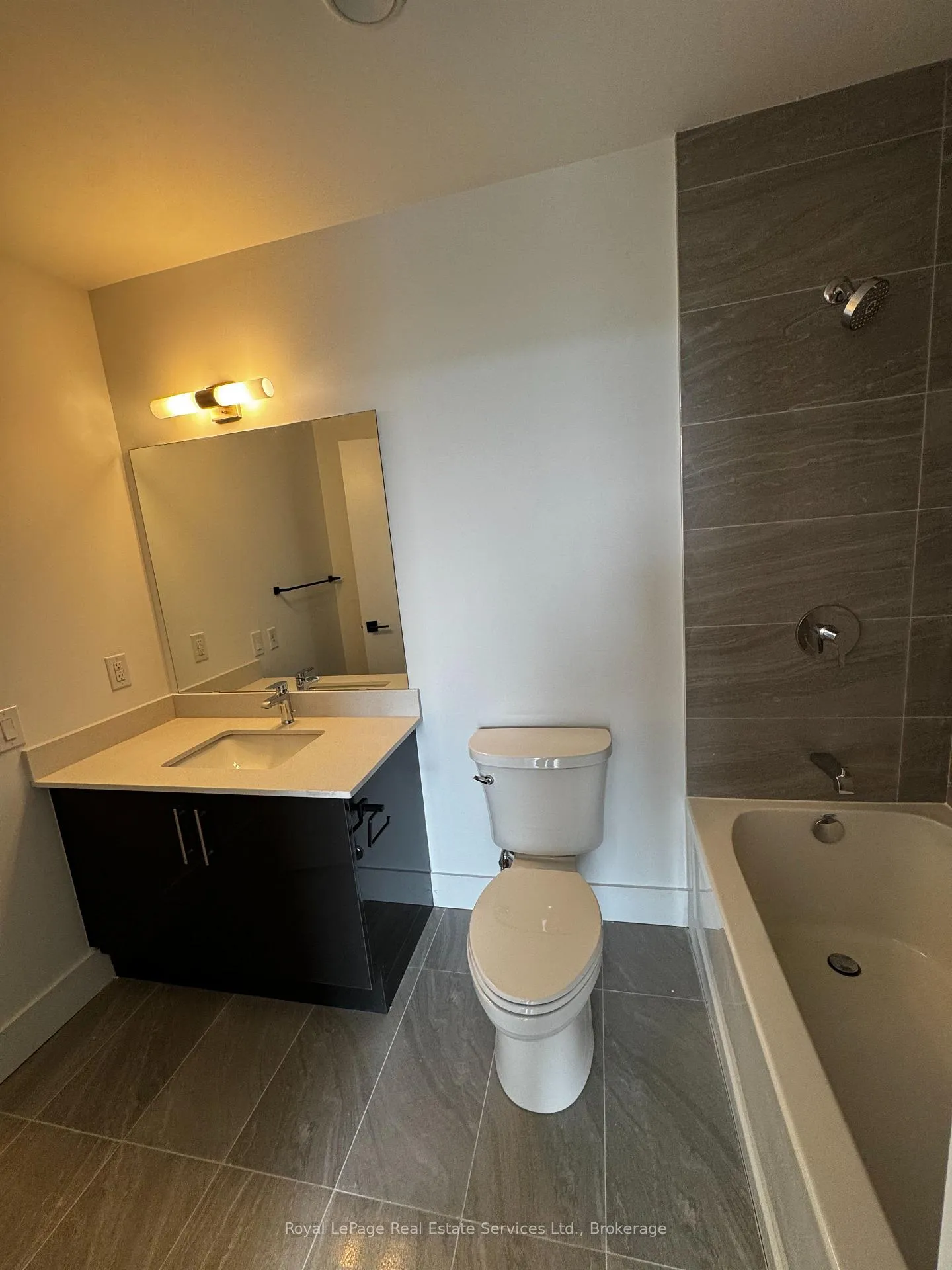 Photo 20 of Unit 906, 2782 Barton Street E, Hamilton, Riverdale — HOMEH