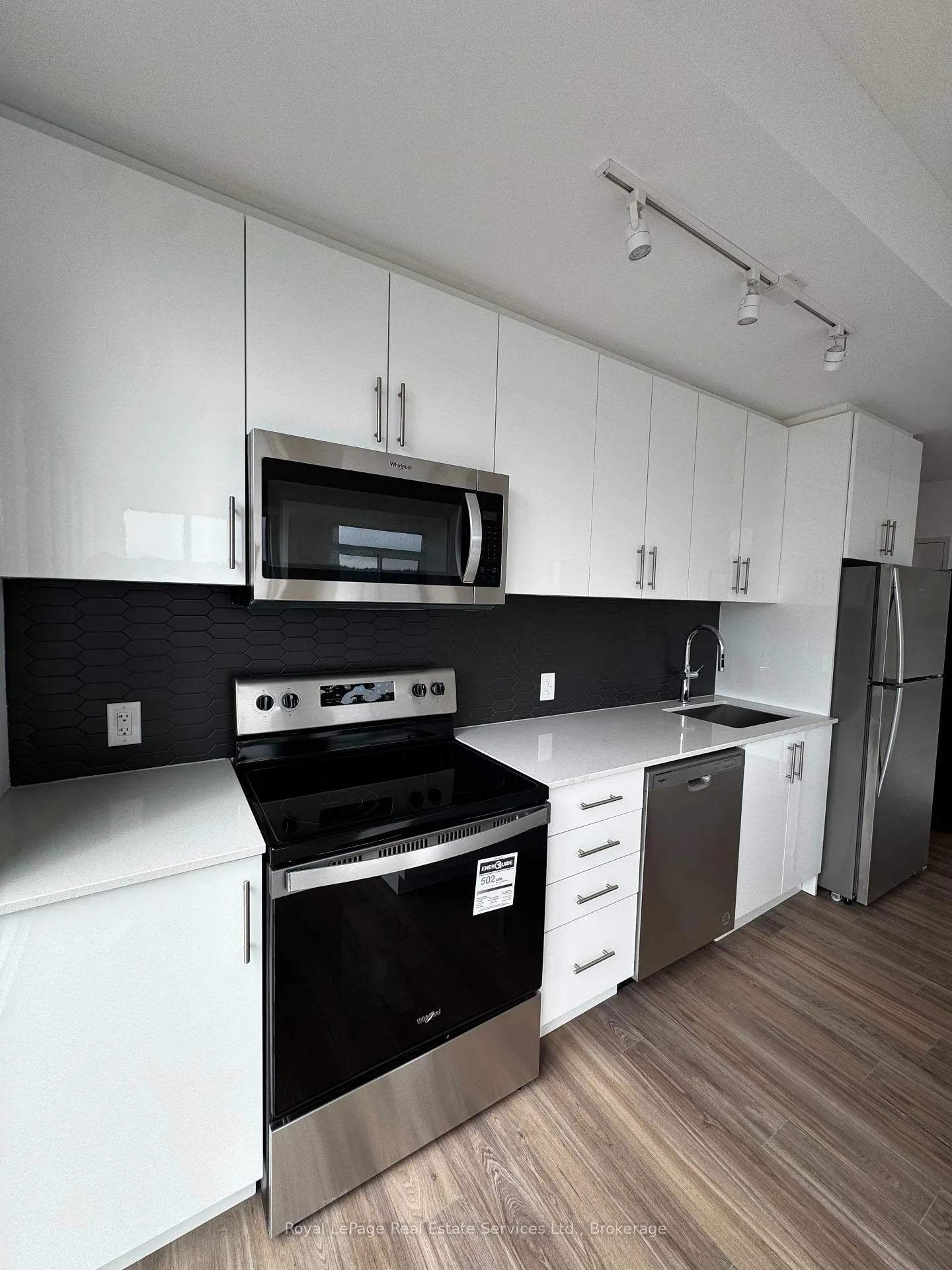 Photo 24 of Unit 906, 2782 Barton Street E, Hamilton, Riverdale — HOMEH