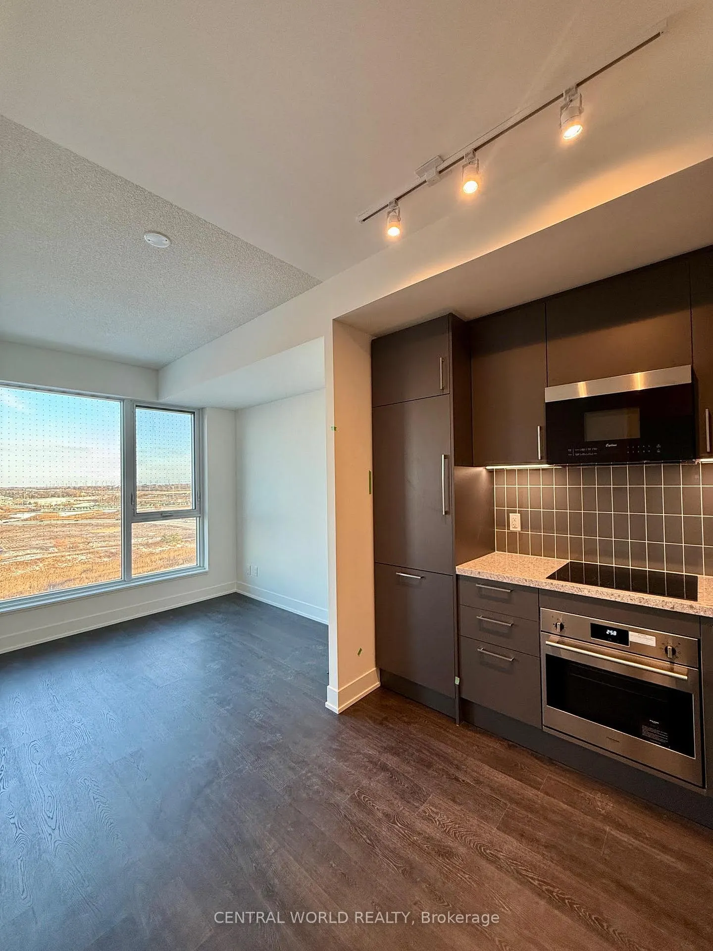Front of Unit 1005, 38 Andre De Grasse Street