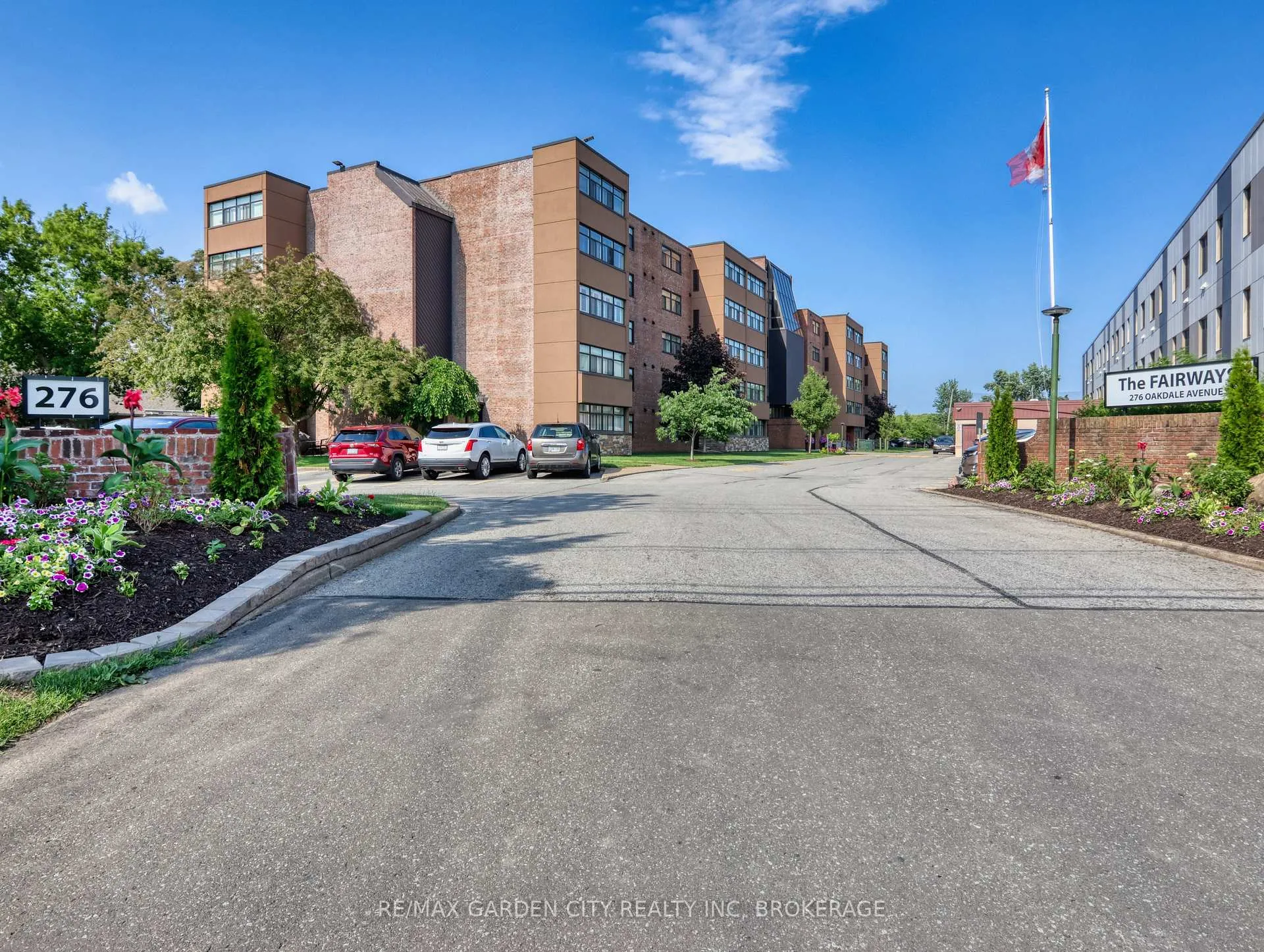 Front of Unit 110, 276 Oakdale Avenue