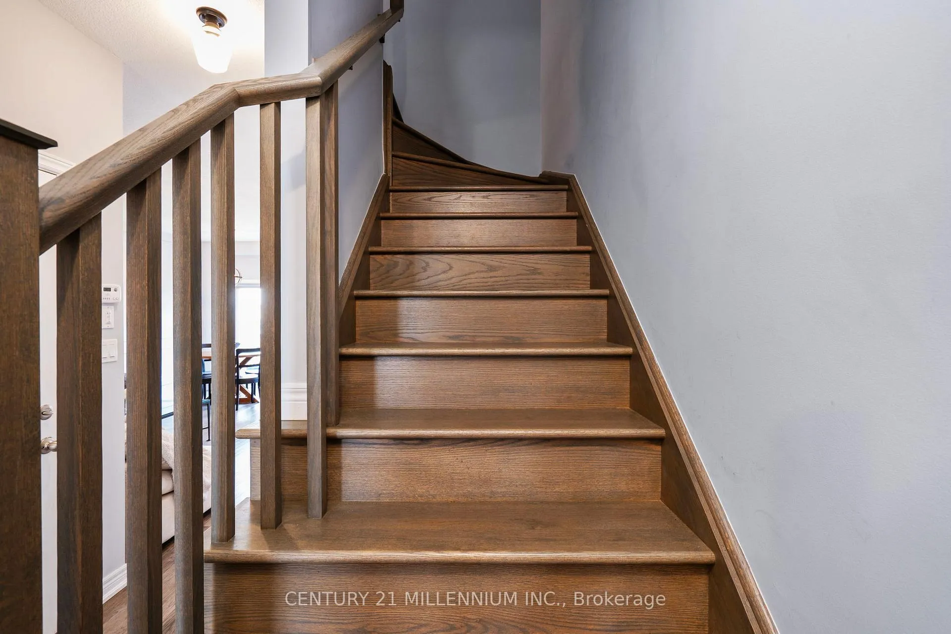 Photo 17 of 19 Arietta Lane, Hamilton, Stoney Creek — HOMEH