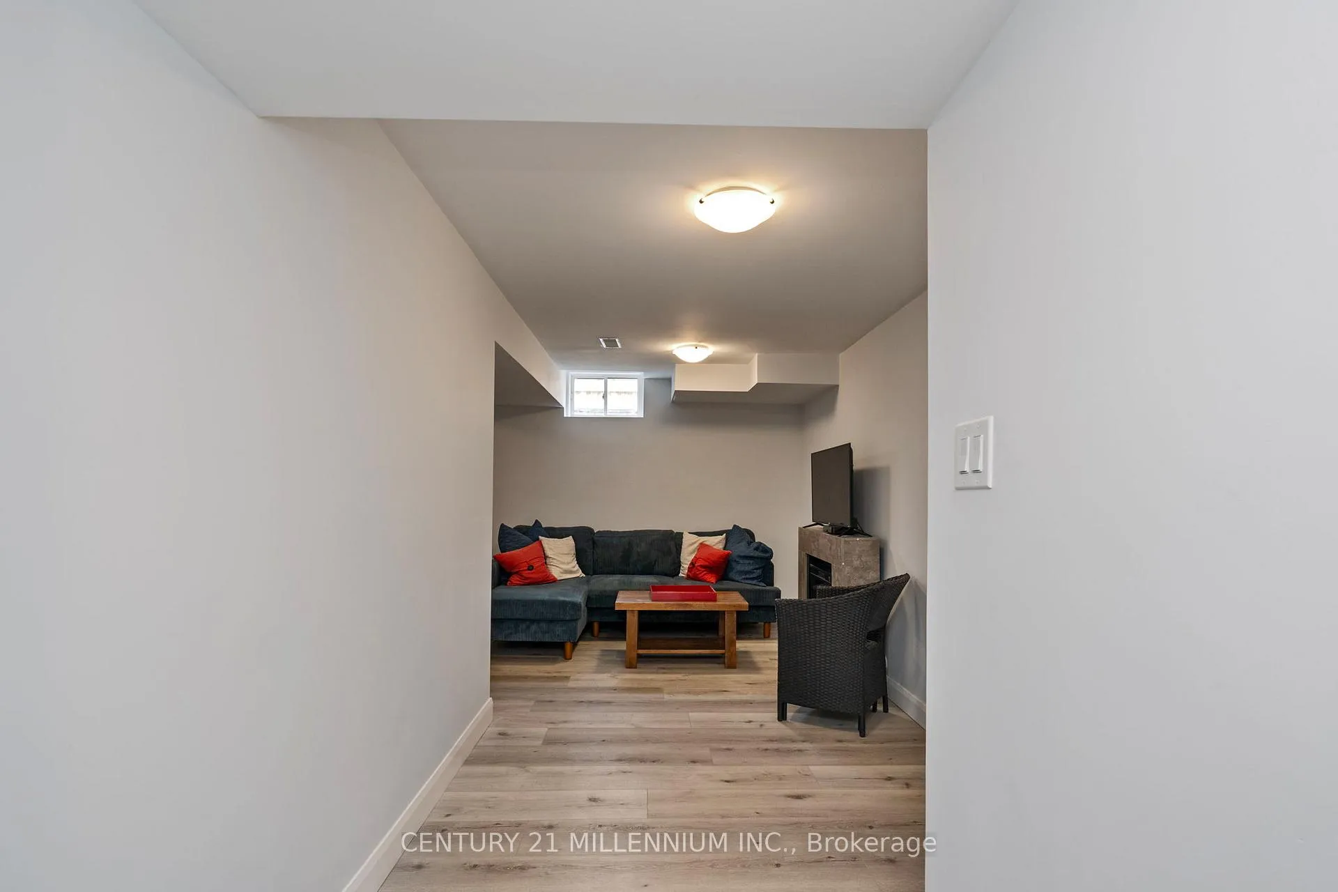 Photo 33 of 19 Arietta Lane, Hamilton, Stoney Creek — HOMEH