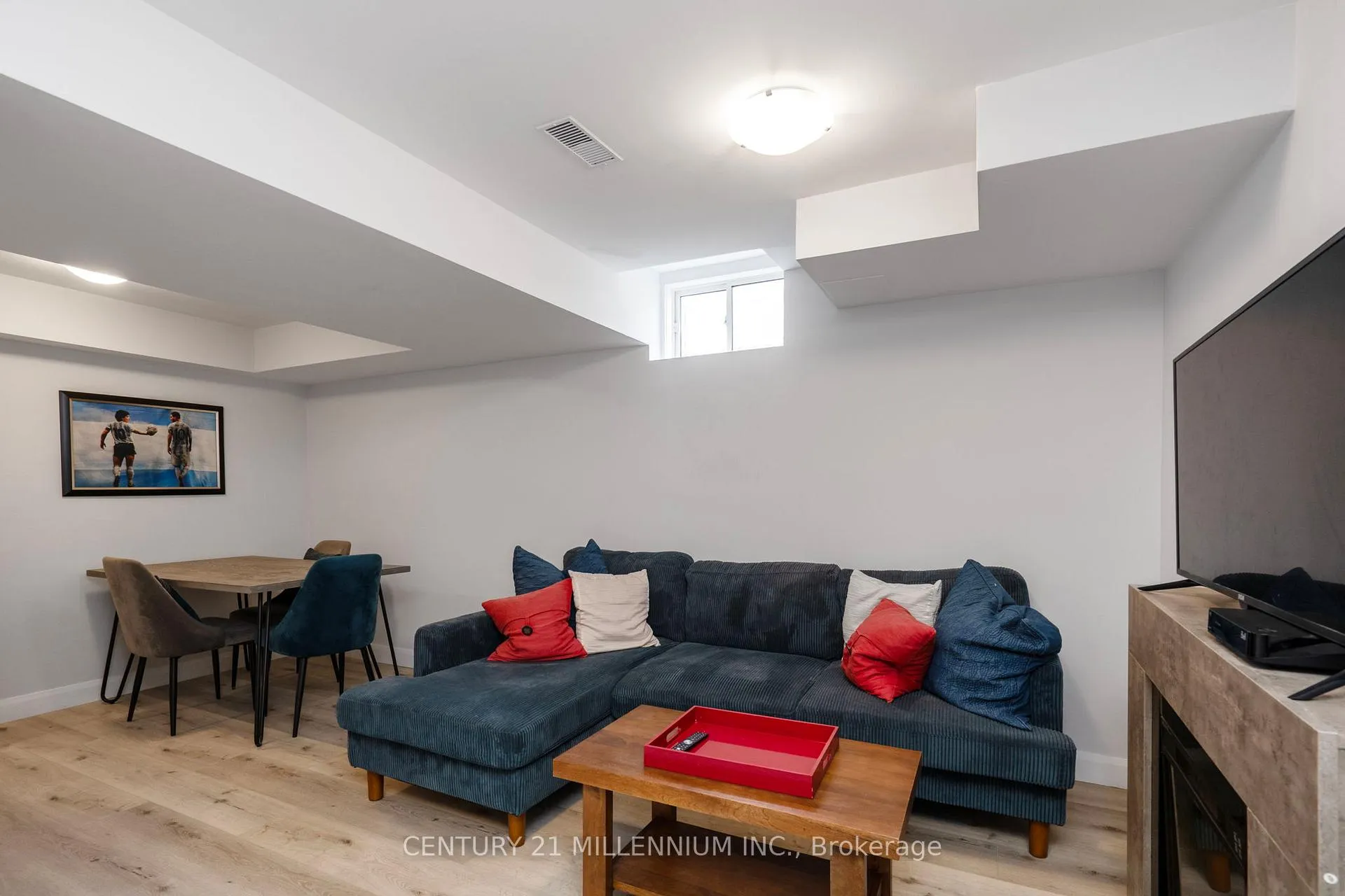 Photo 34 of 19 Arietta Lane, Hamilton, Stoney Creek — HOMEH