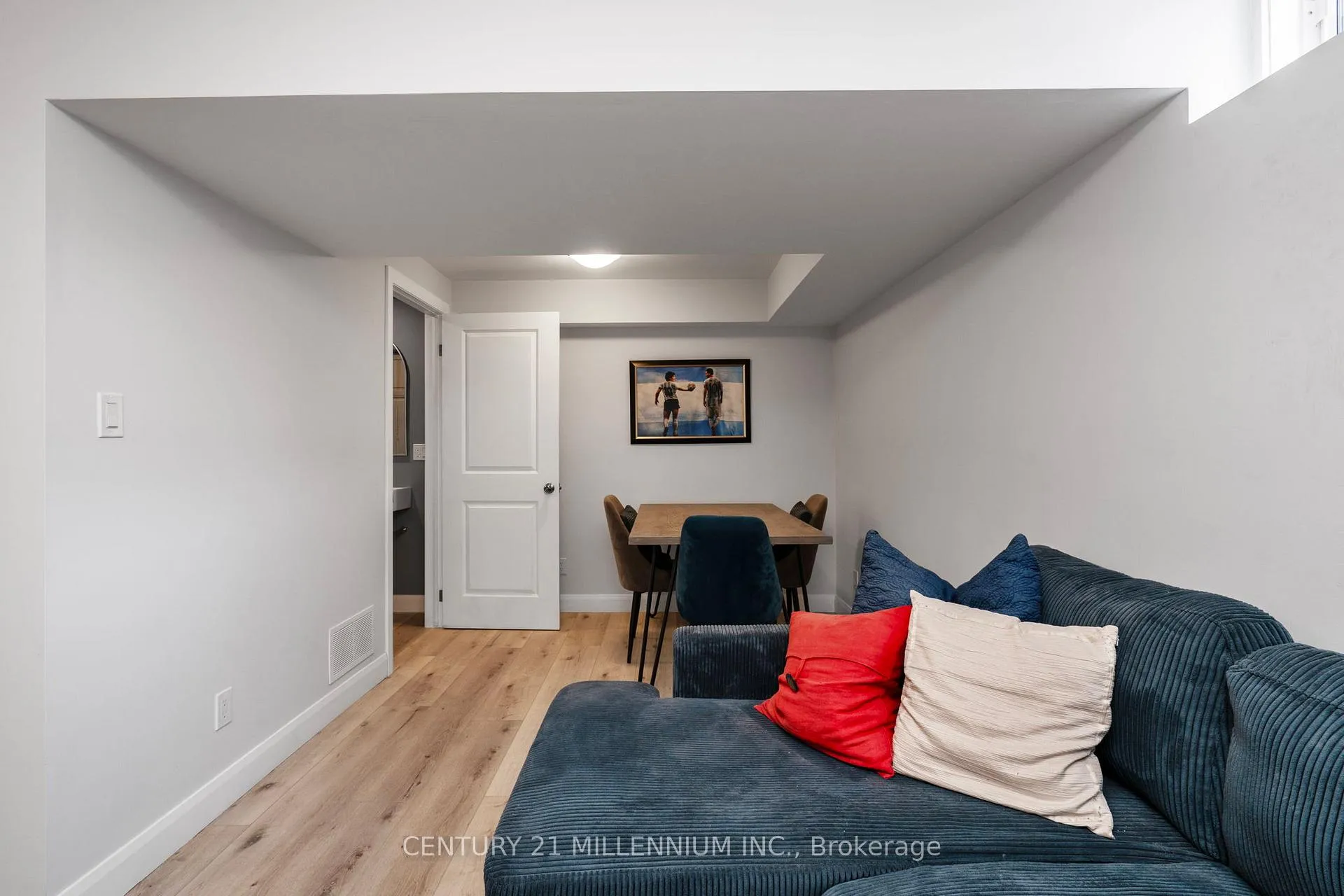 Photo 35 of 19 Arietta Lane, Hamilton, Stoney Creek — HOMEH