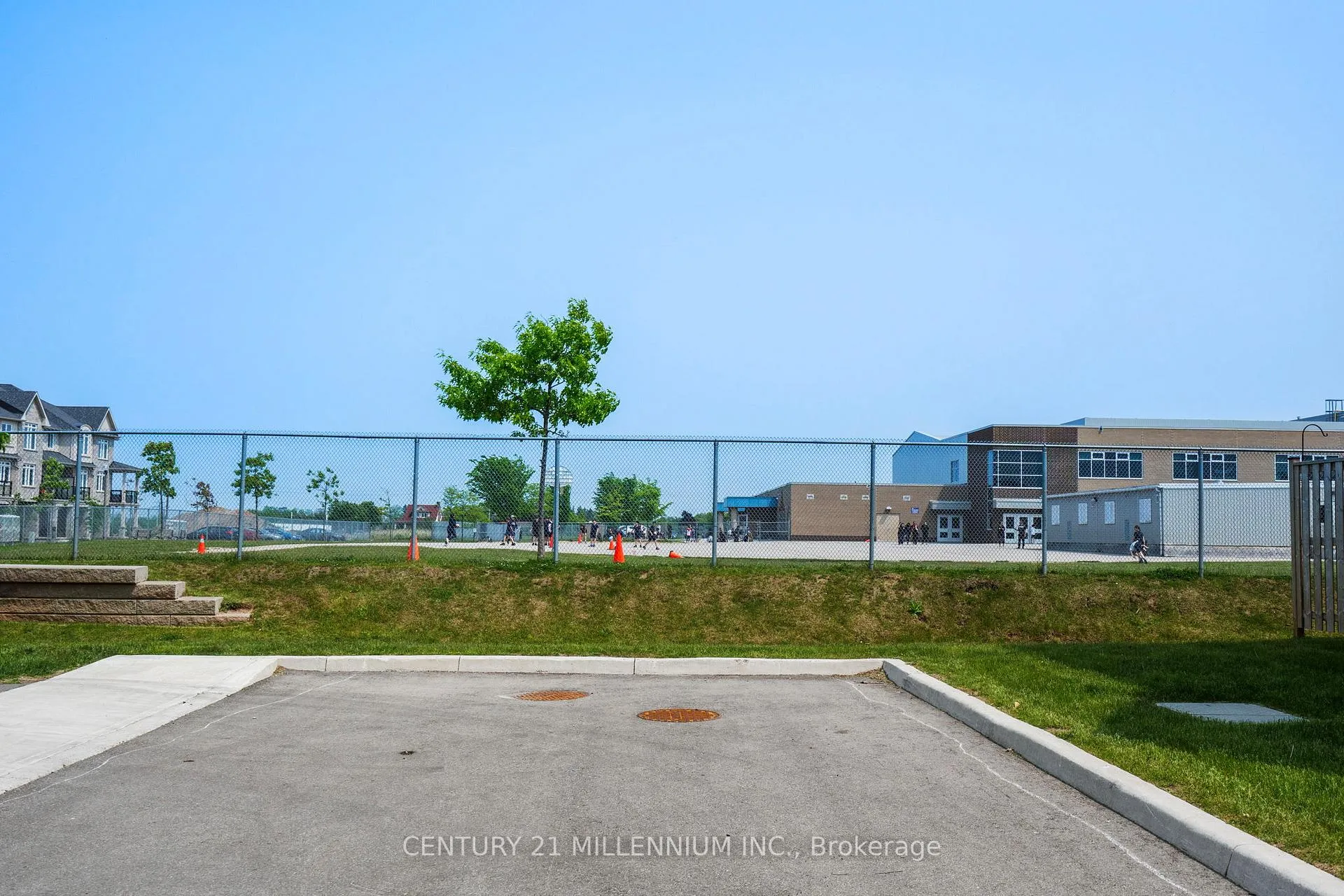 Photo 41 of 19 Arietta Lane, Hamilton, Stoney Creek — HOMEH