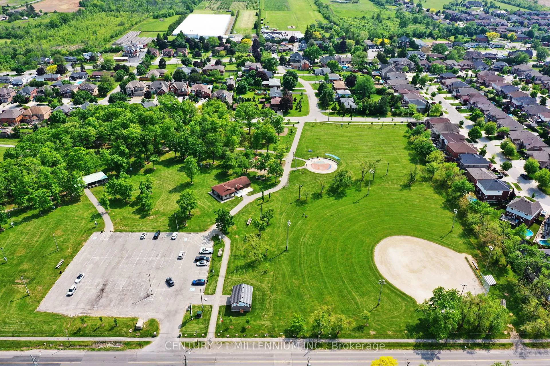 Photo 43 of 19 Arietta Lane, Hamilton, Stoney Creek — HOMEH