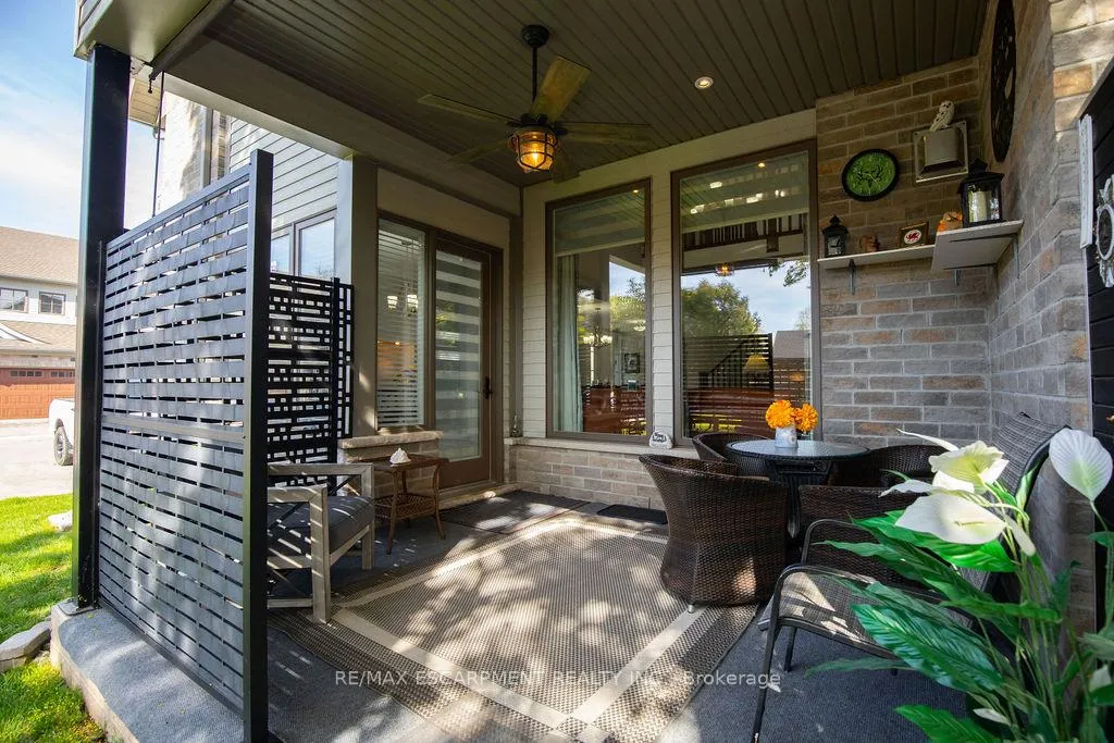 Photo 4 of Unit 4, 107 Main Street E, Grimsby, Grimsby East — HOMEH