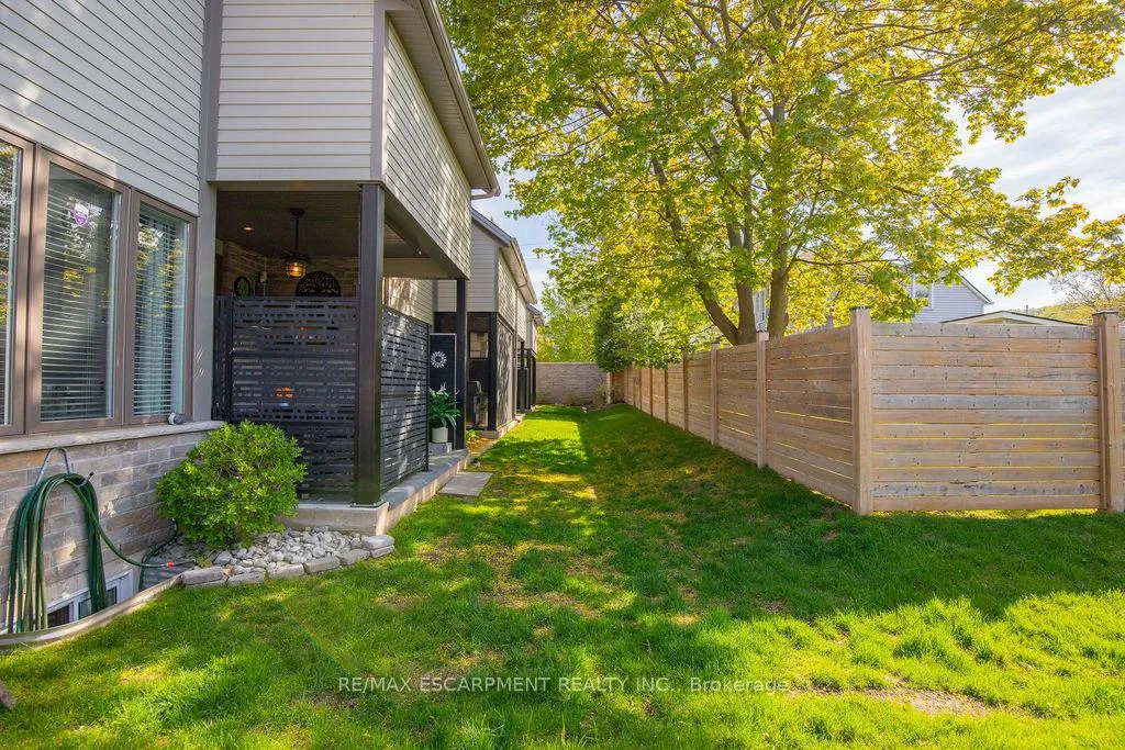 Photo 37 of Unit 4, 107 Main Street E, Grimsby, Grimsby East — HOMEH