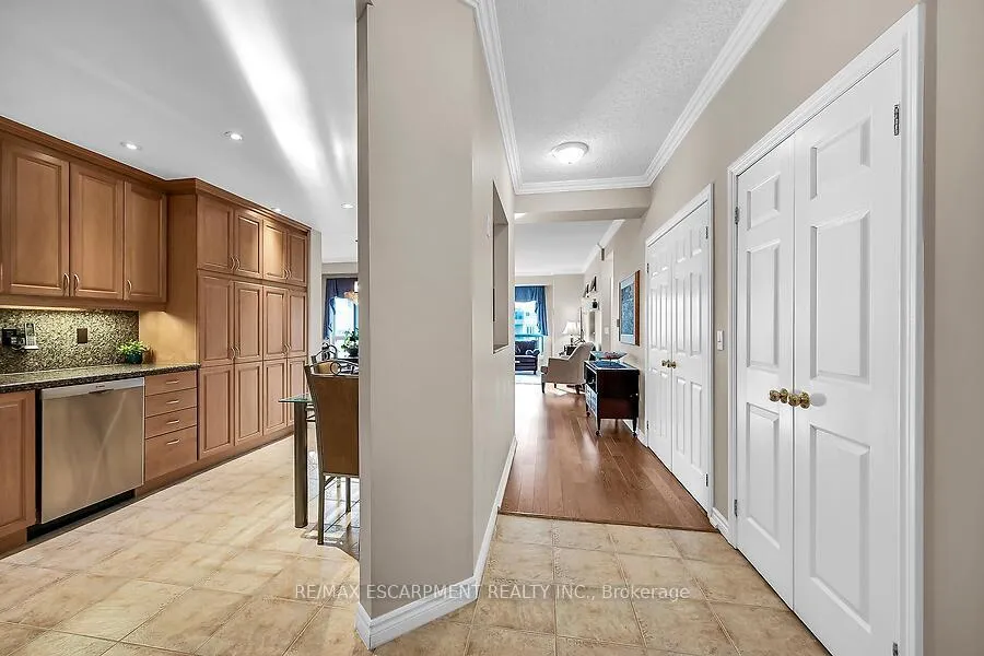 Photo 6 of Unit 601, 3000 Creekside Drive, Hamilton, Dundas — HOMEH