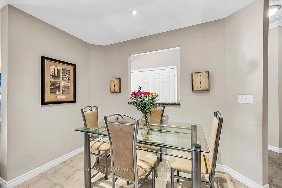 Photo 11 of Unit 601, 3000 Creekside Drive, Hamilton, Dundas — HOMEH